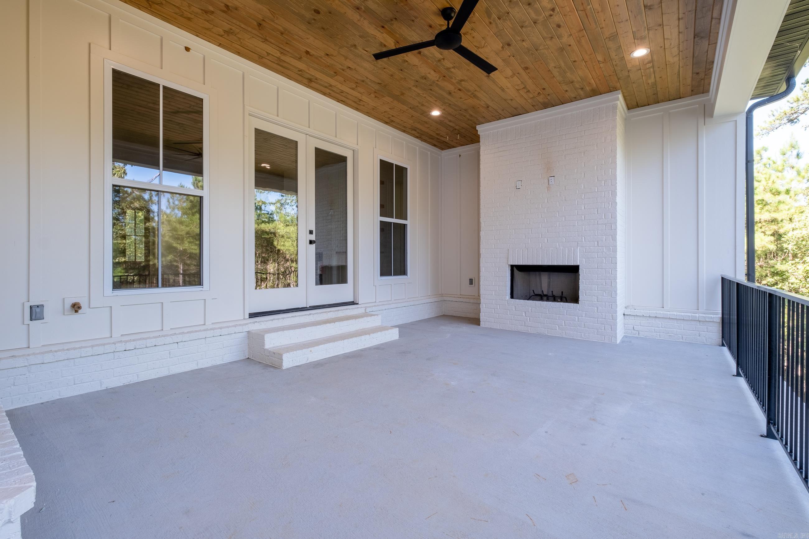 WATERVIEW ESTATES - Residential