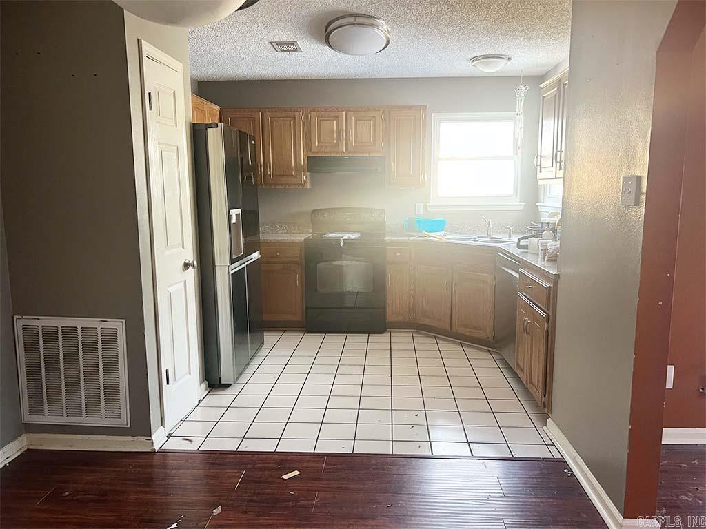 HICKORY RIDGE - Residential