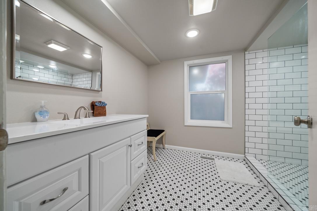 Hot Springs Outside - Residential