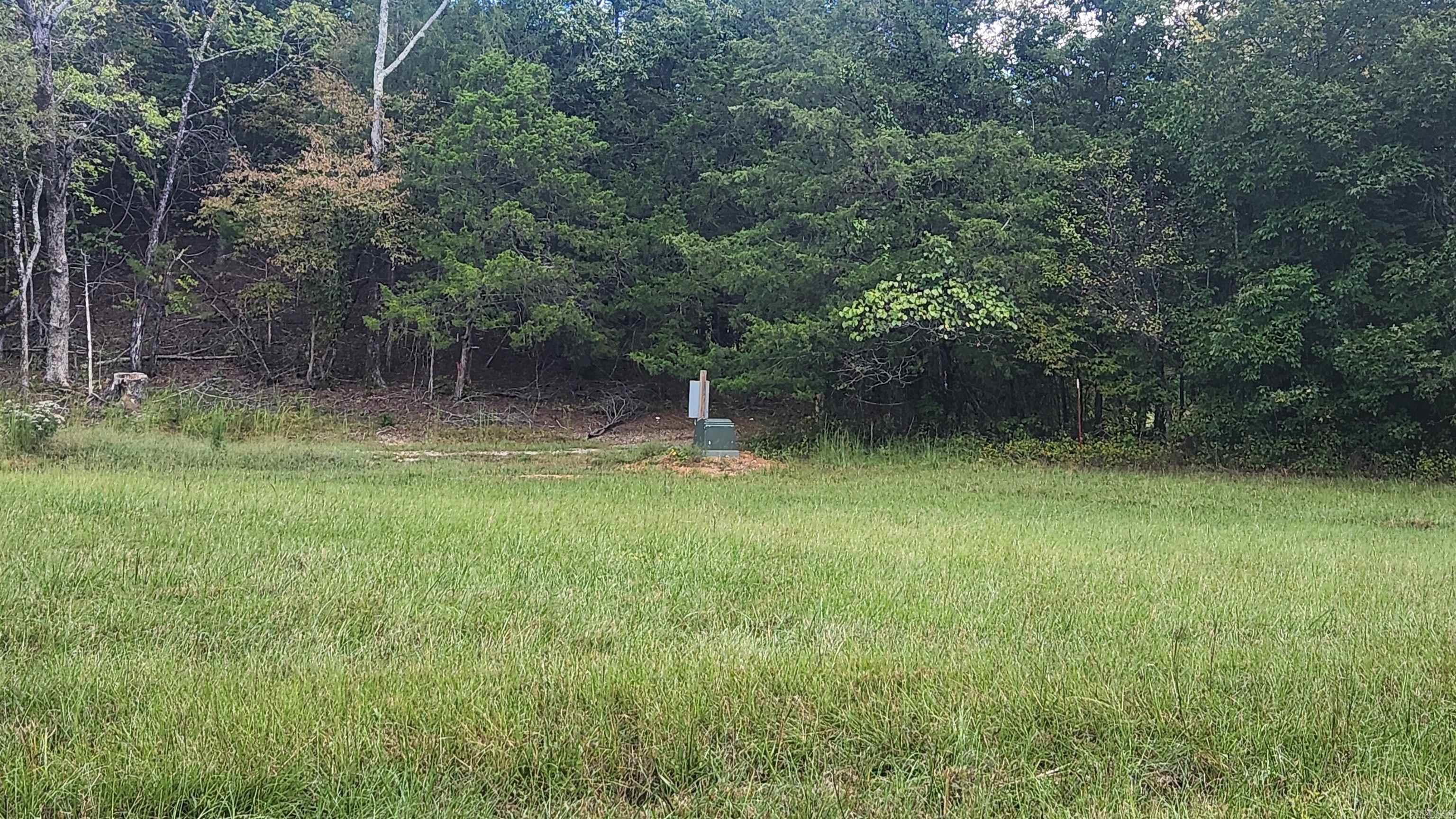 REVAS RETREAT - Land