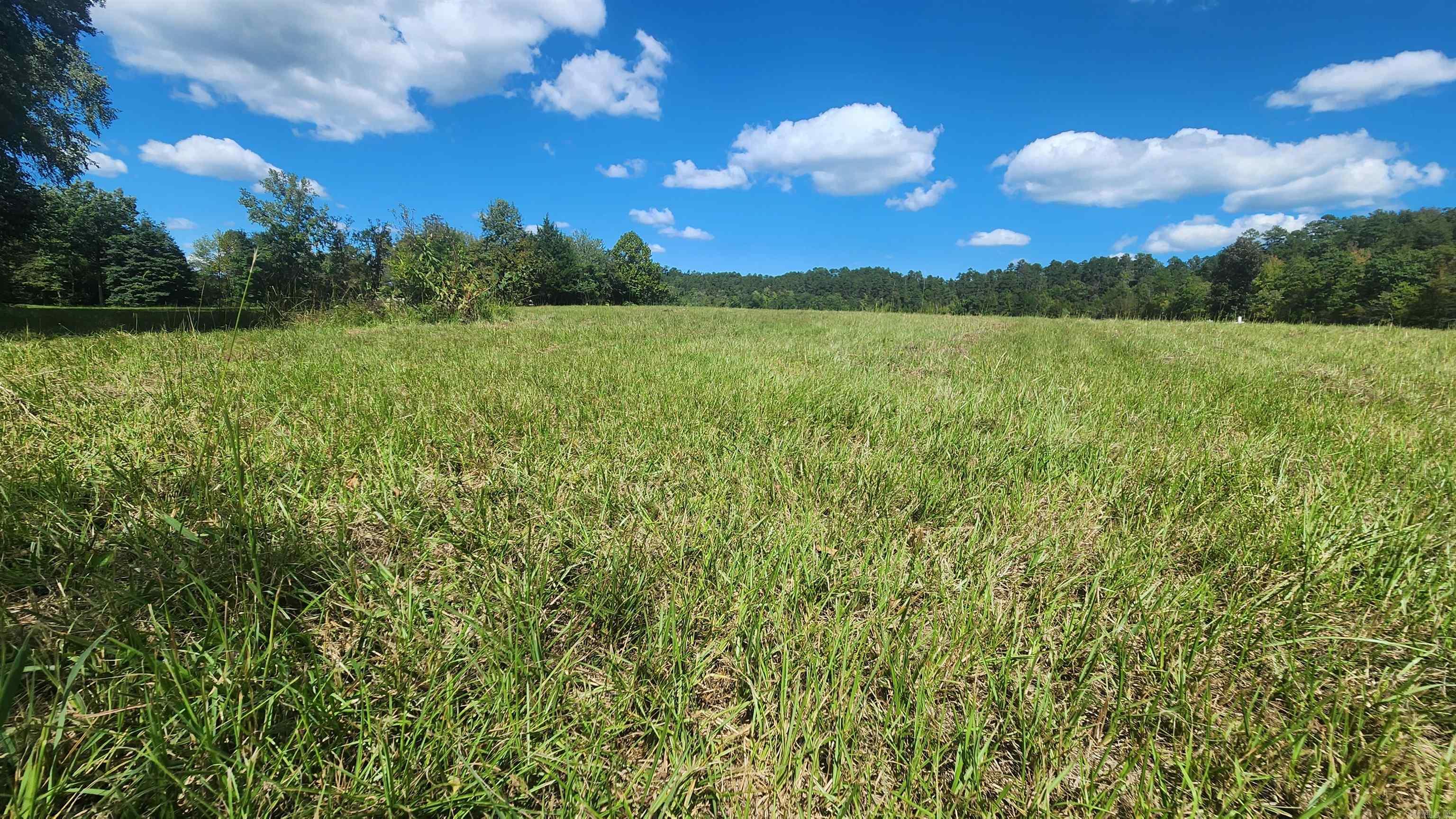 REVAS RETREAT - Land