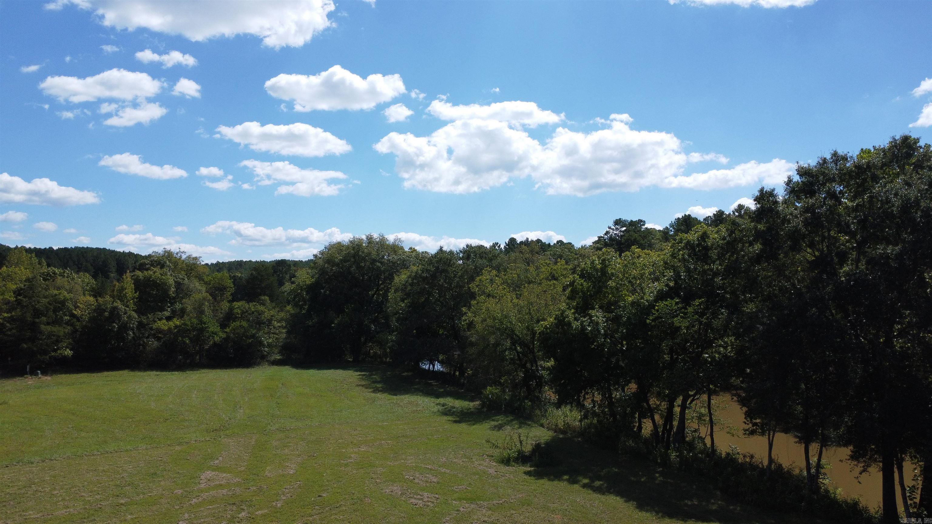 REVAS RETREAT - Land