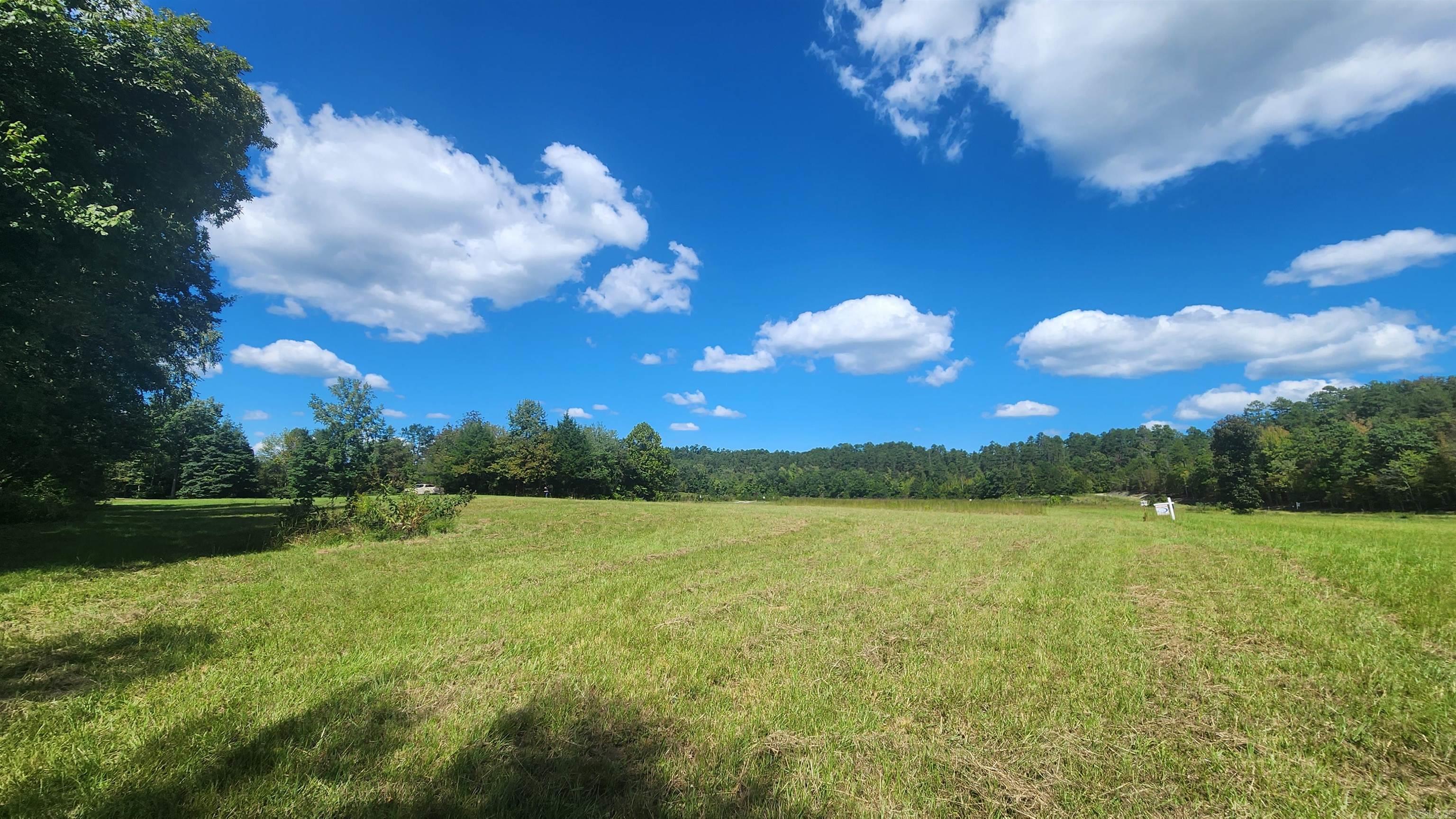 REVAS RETREAT - Land