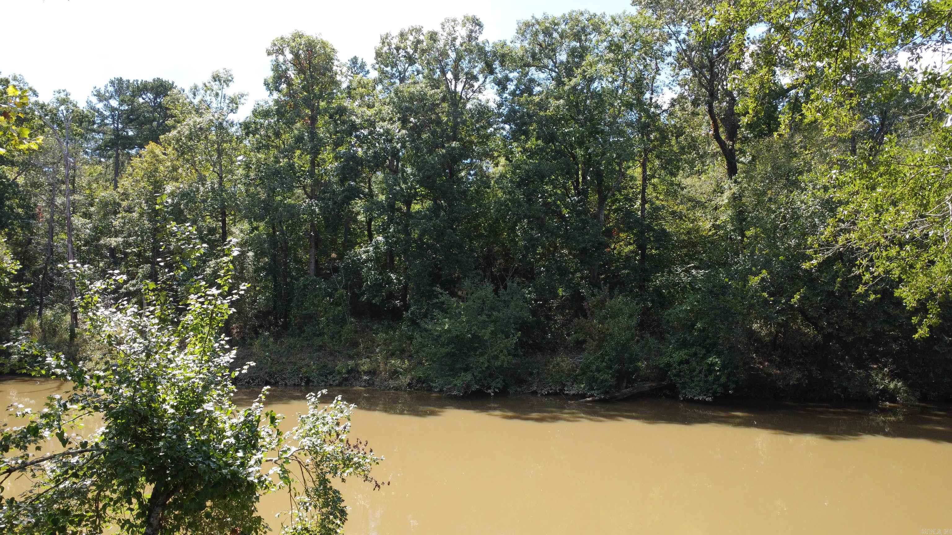 REVAS RETREAT - Land