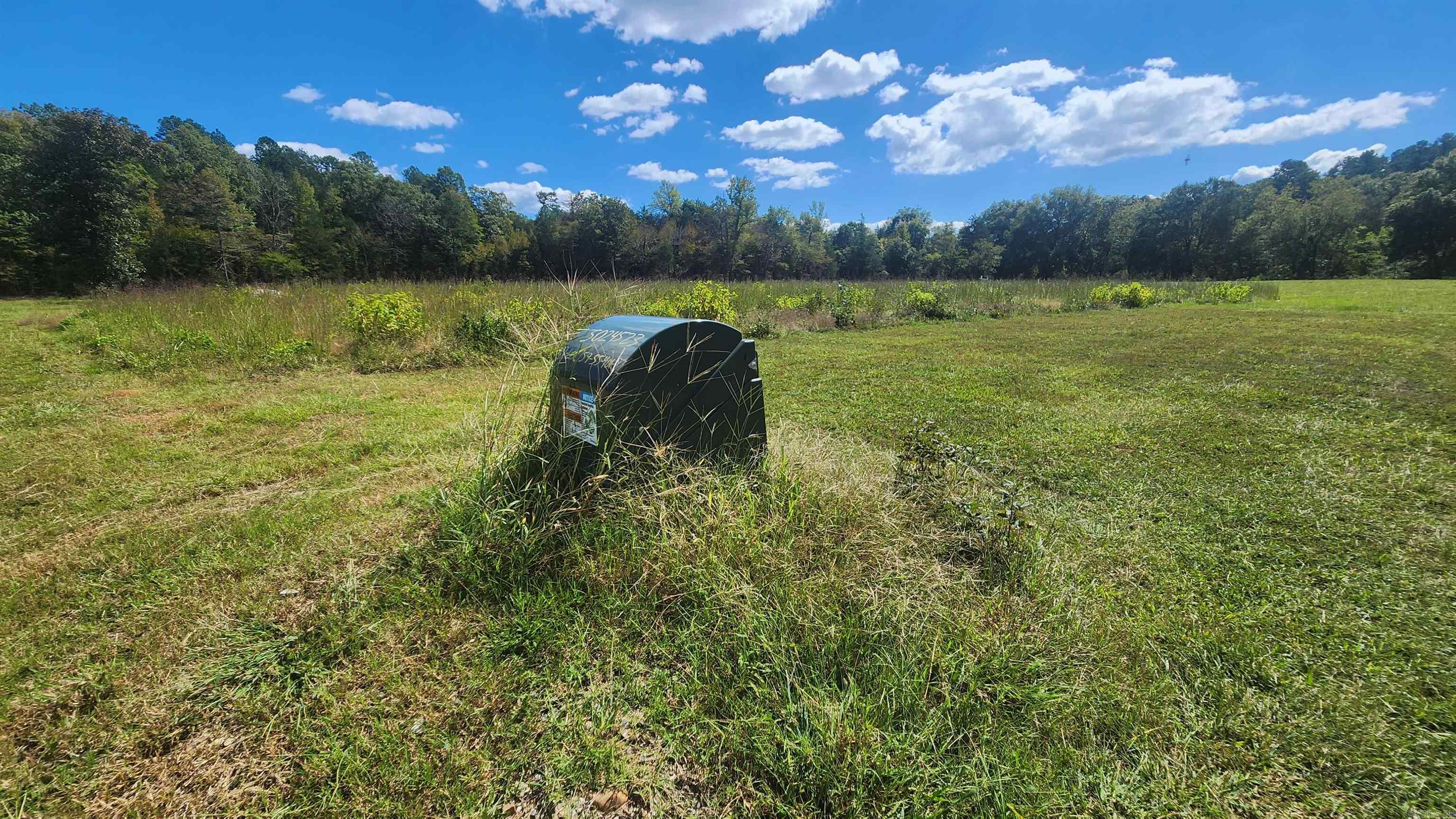 REVAS RETREAT - Land