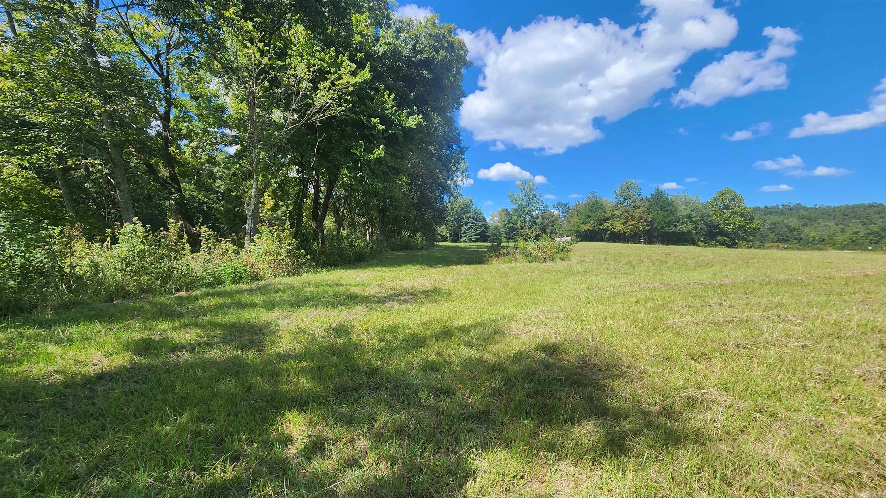 REVAS RETREAT - Land