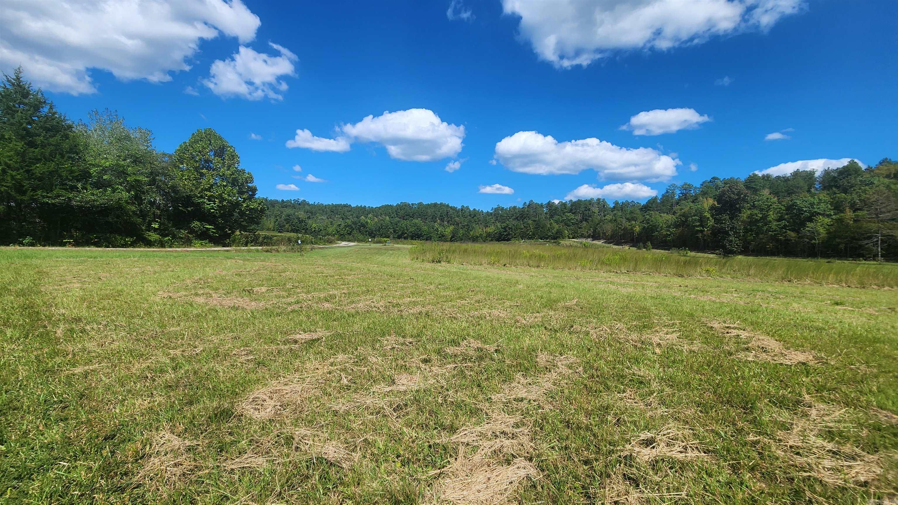 REVAS RETREAT - Land