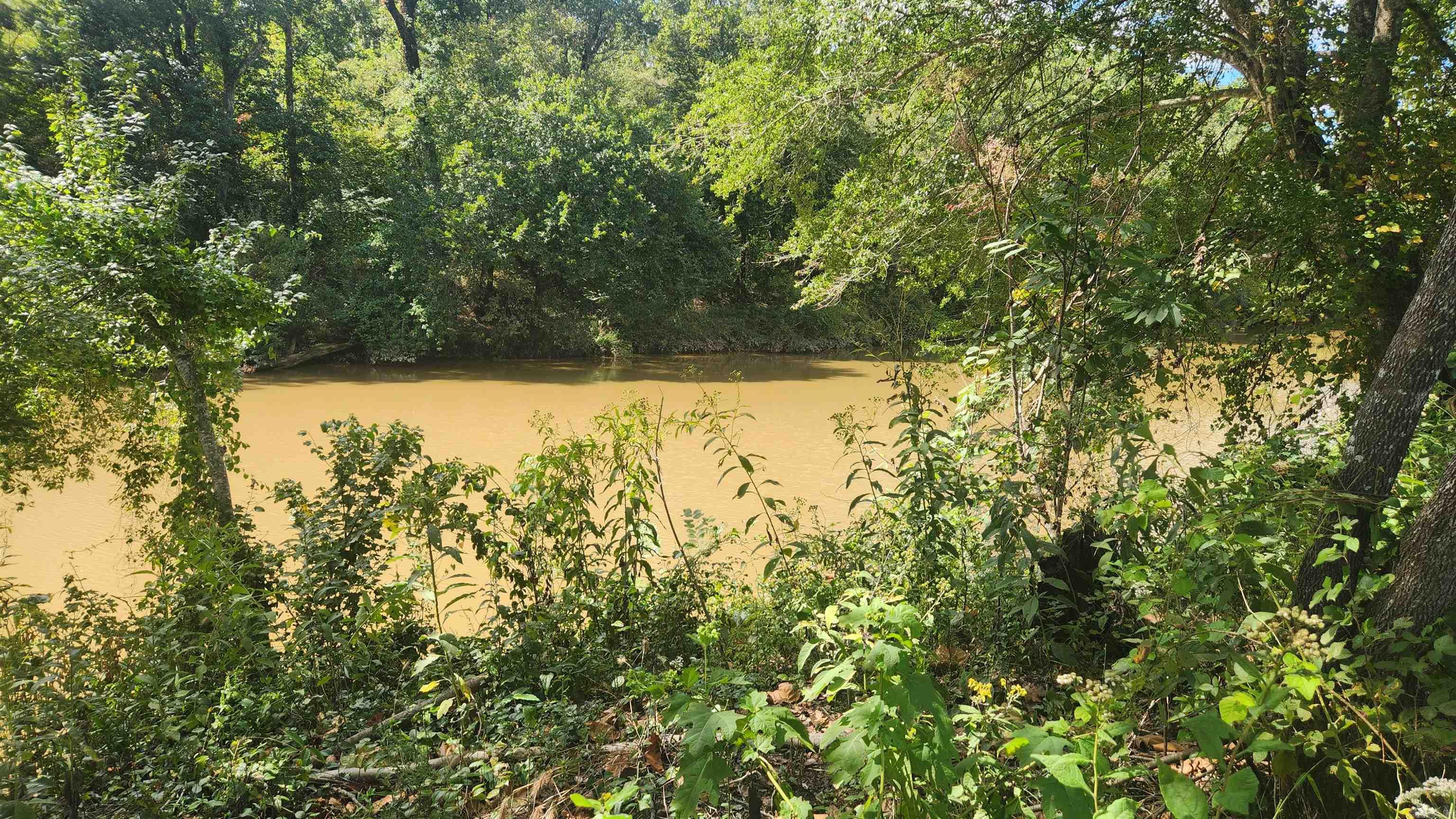 REVAS RETREAT - Land