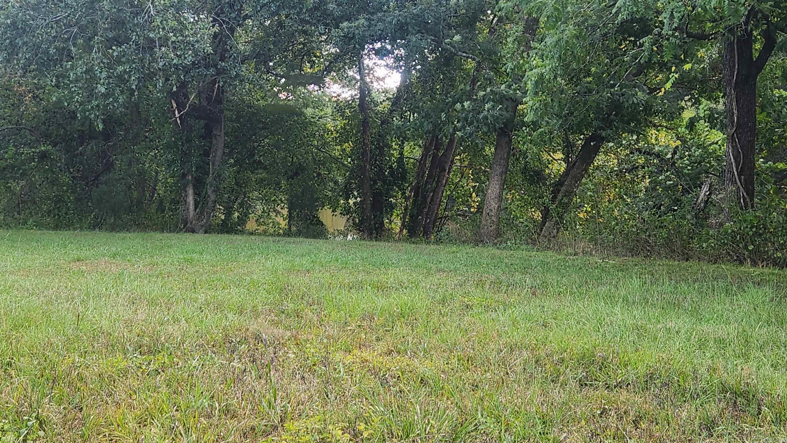 REVAS RETREAT - Land