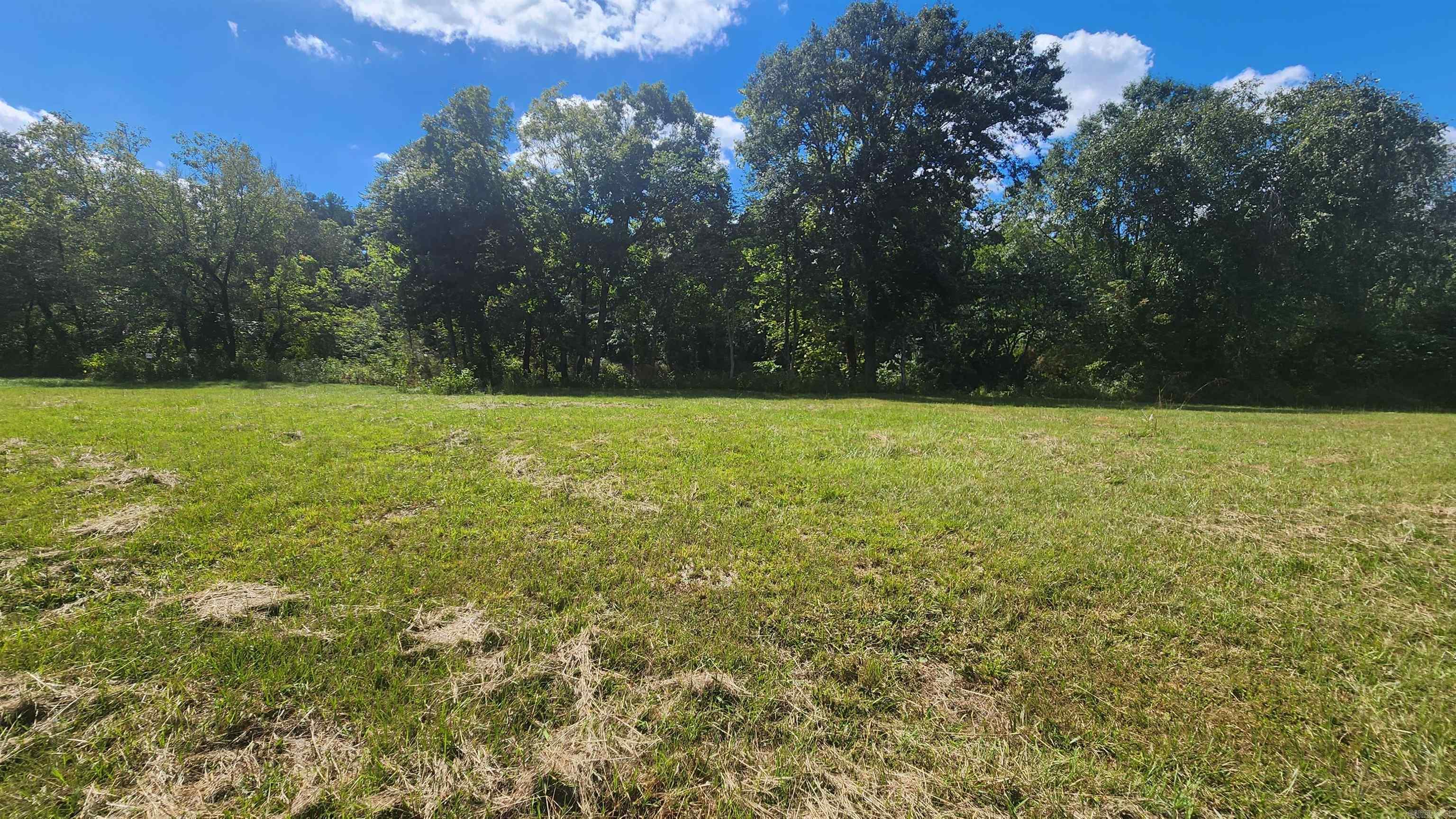 REVAS RETREAT - Land