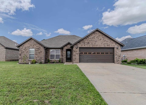 Photo of 1005 RYAN LANE LN, Paragould, AR 72450 (MLS # 26024012)