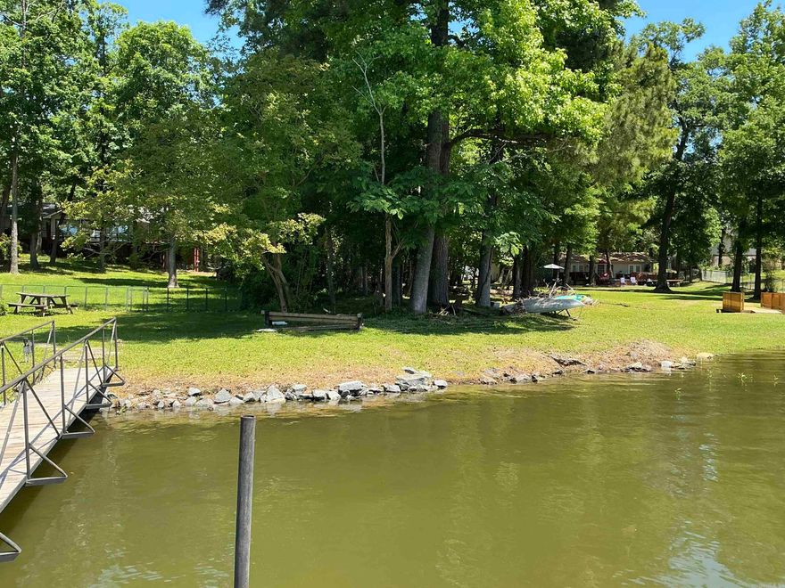 Near level Lot 75ft on Lake Hamilton. priced to sell, great opportunity to build your vacation or forever home.