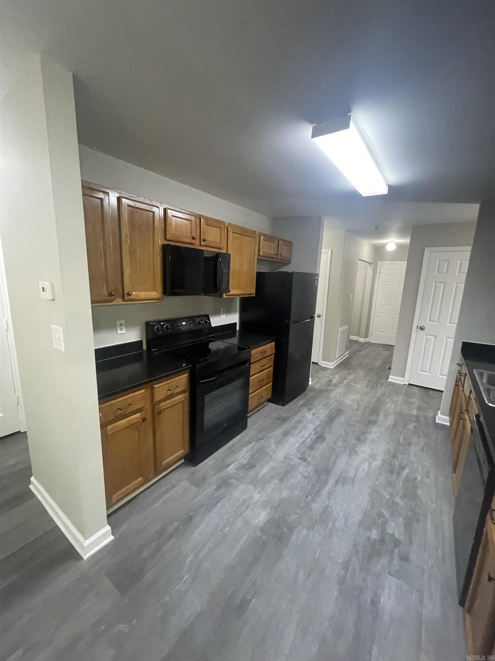 nil - Residential Lease