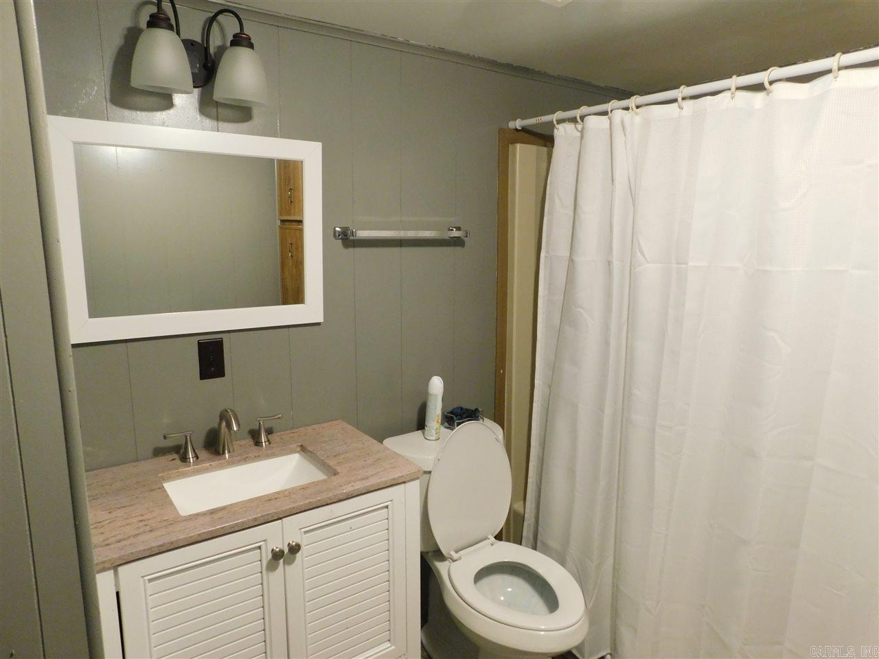 1N-13-17 - Residential Lease