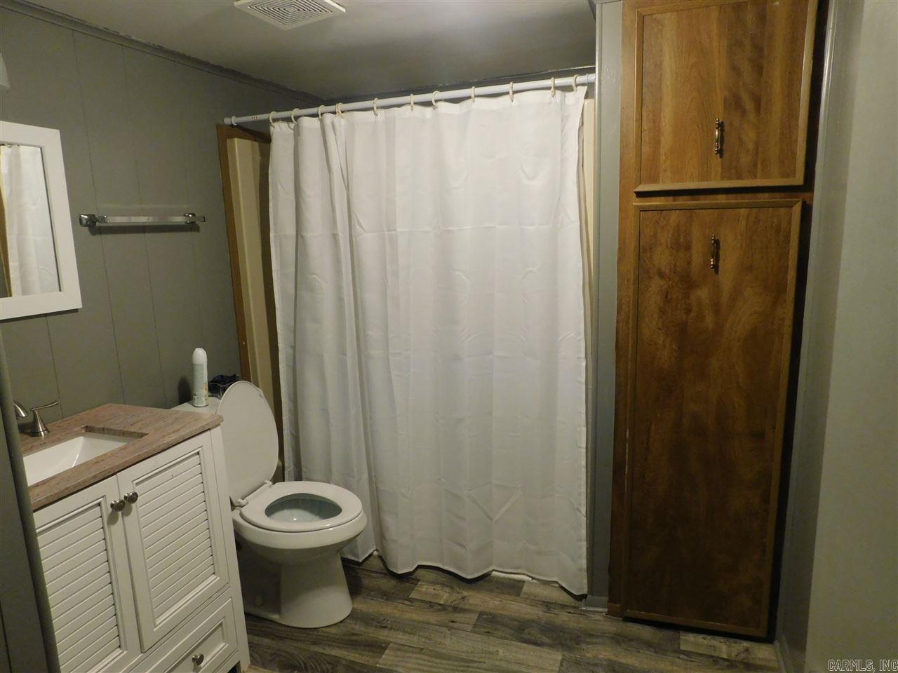 1N-13-17 - Residential Lease