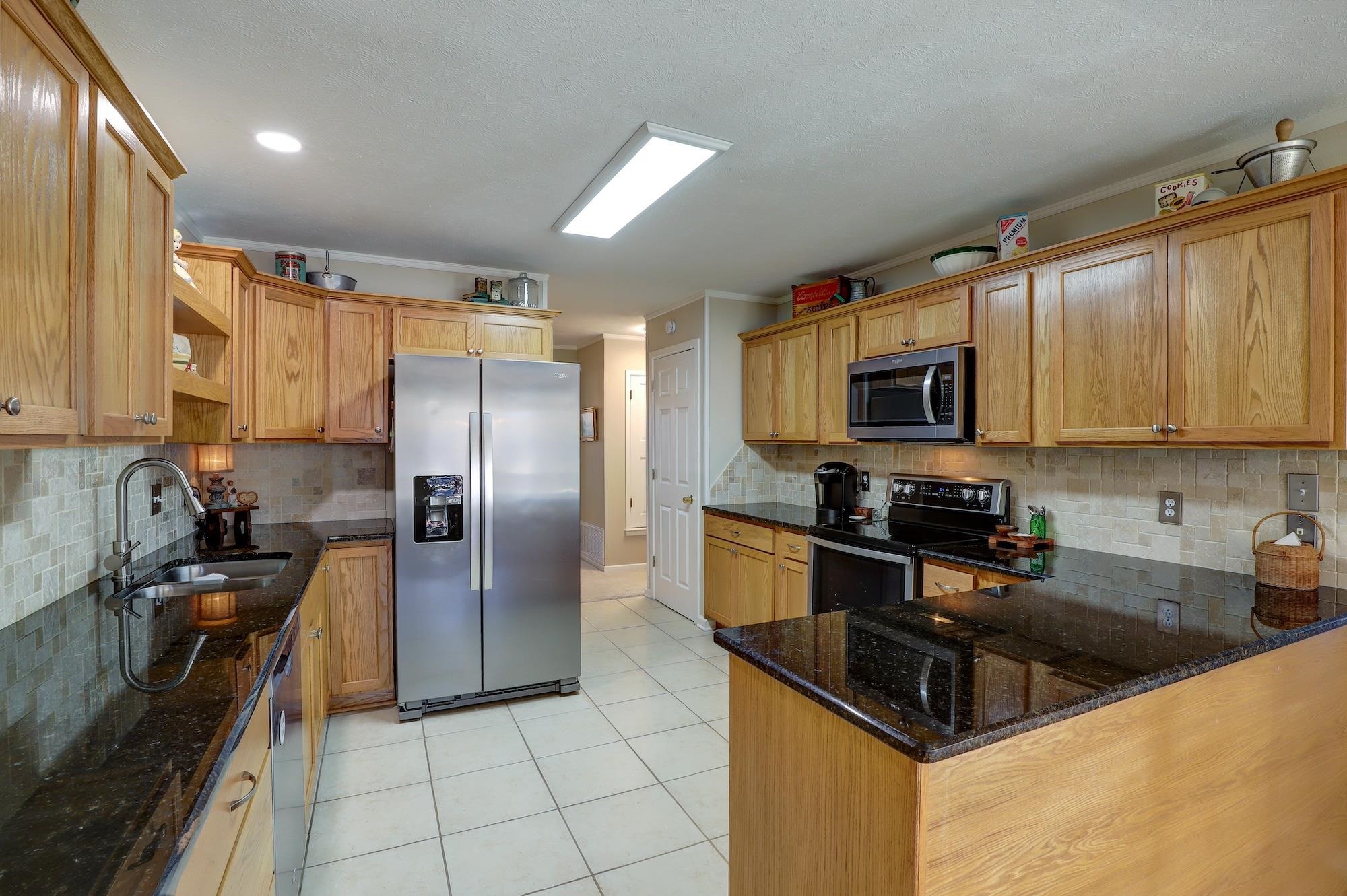 COUNTRY CLUB - Residential