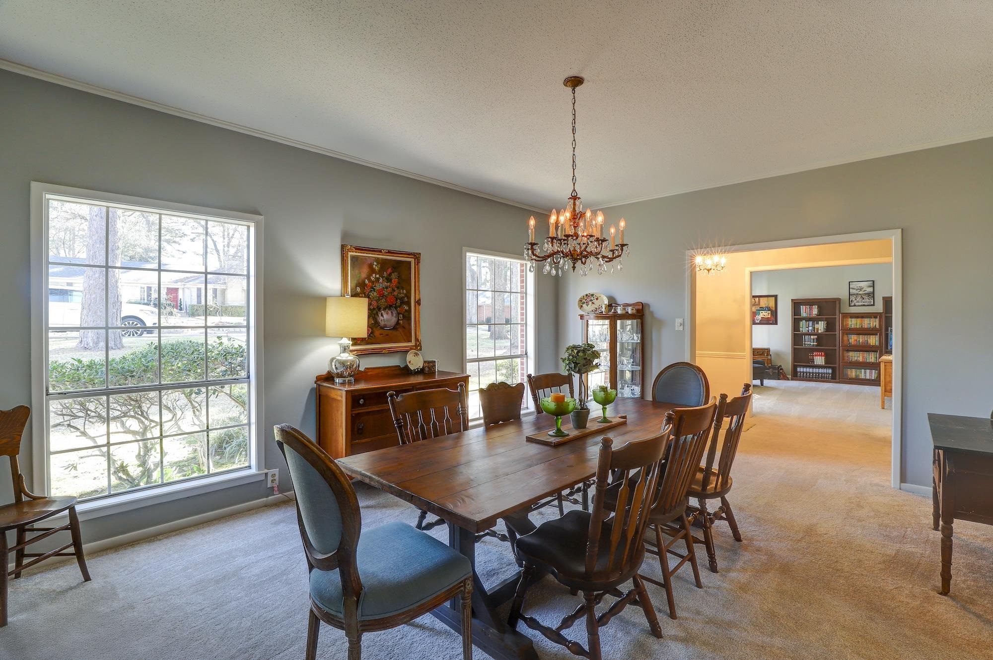 COUNTRY CLUB - Residential