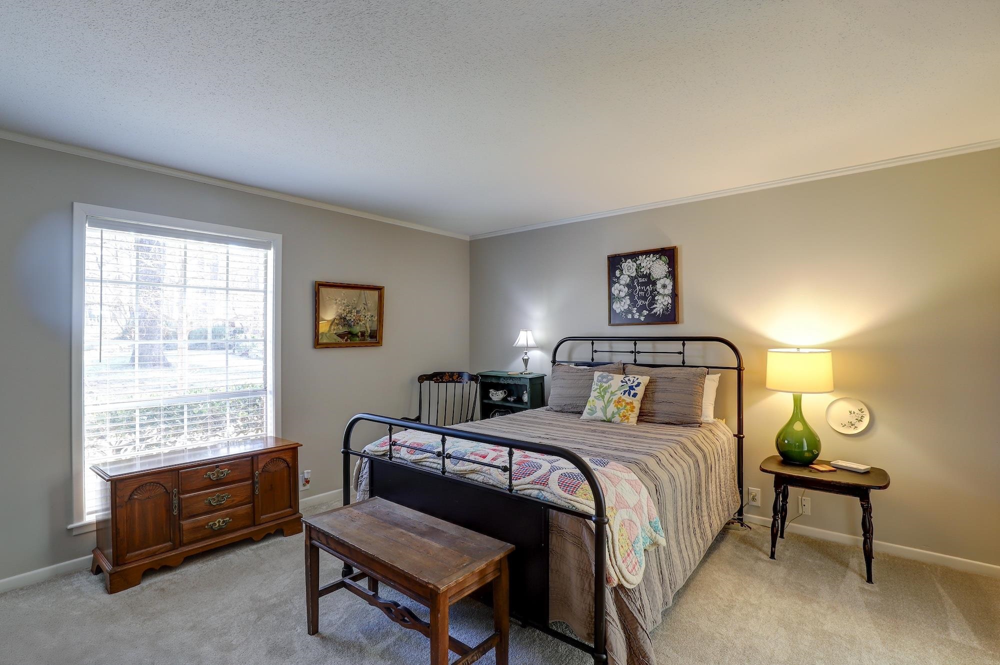 COUNTRY CLUB - Residential