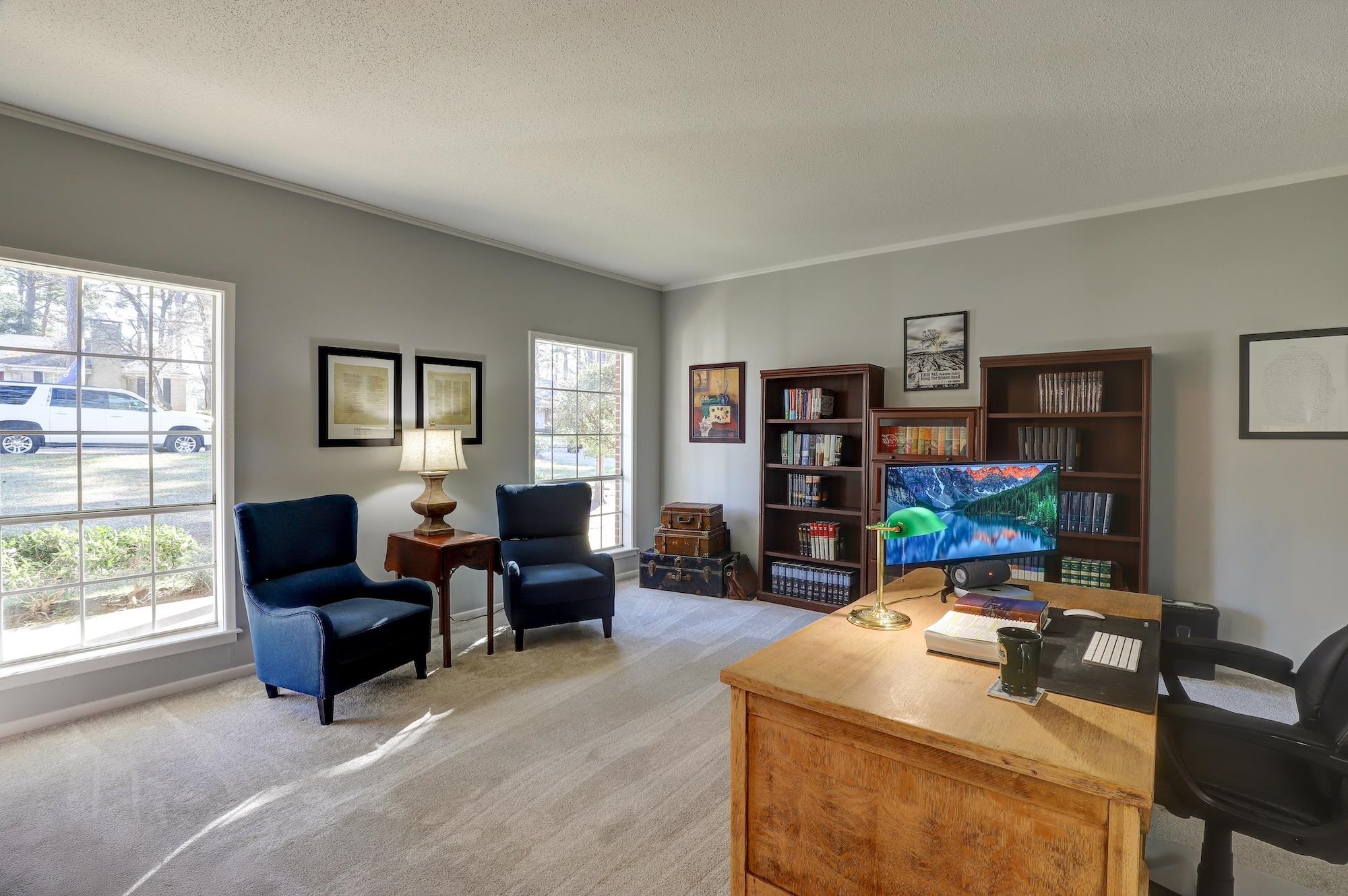 COUNTRY CLUB - Residential