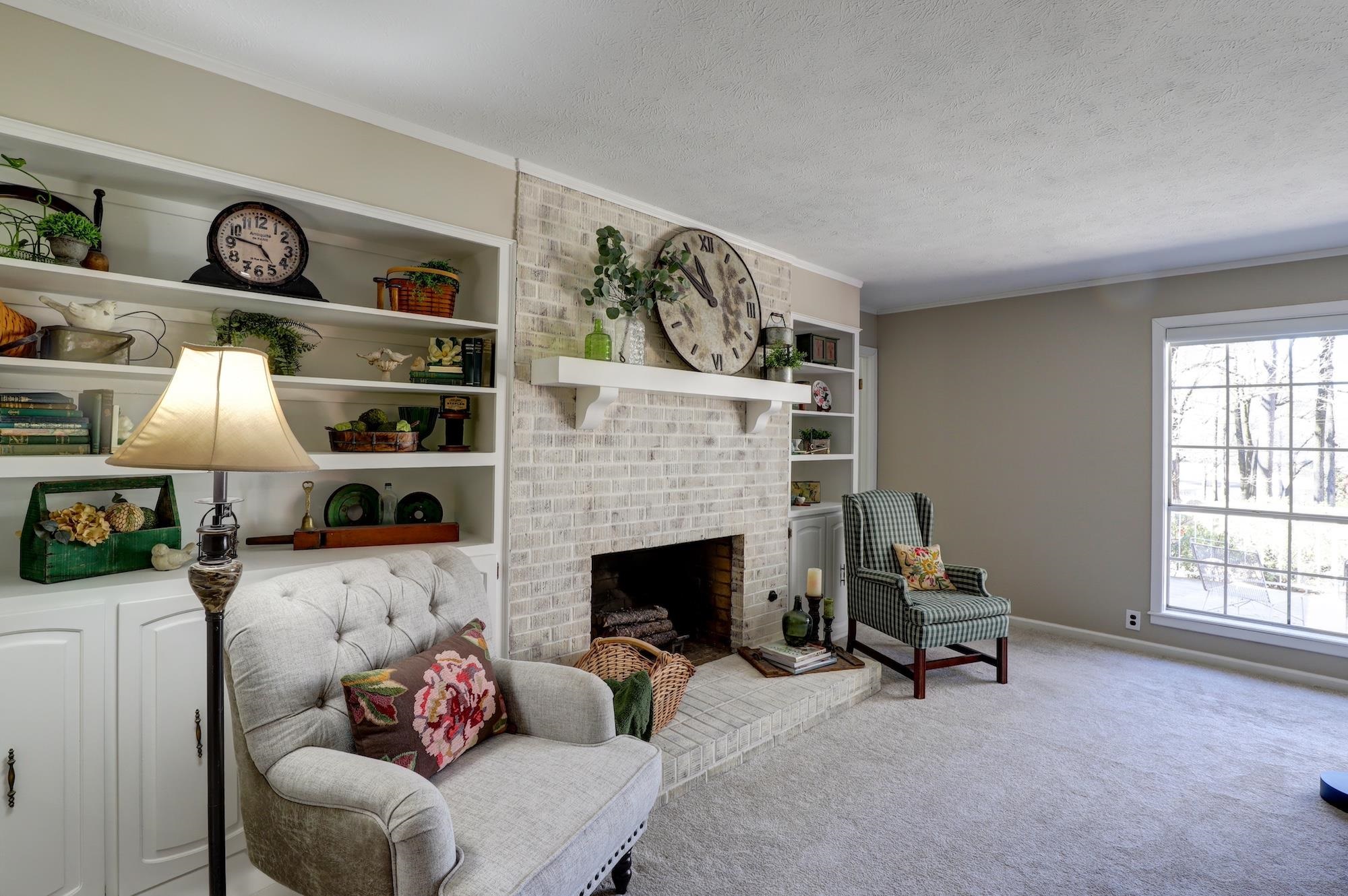 COUNTRY CLUB - Residential