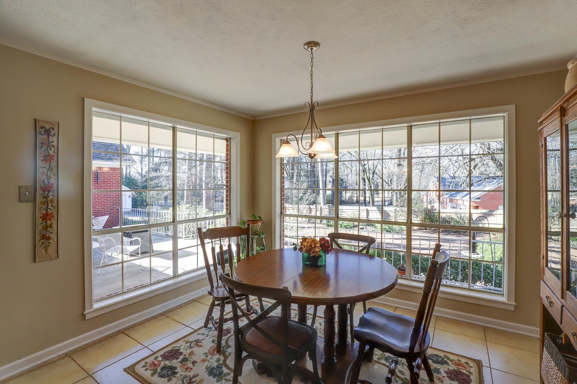 COUNTRY CLUB - Residential