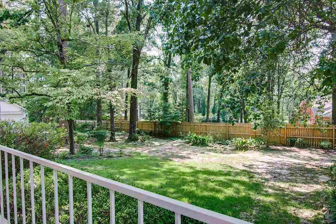 COUNTRY CLUB - Residential