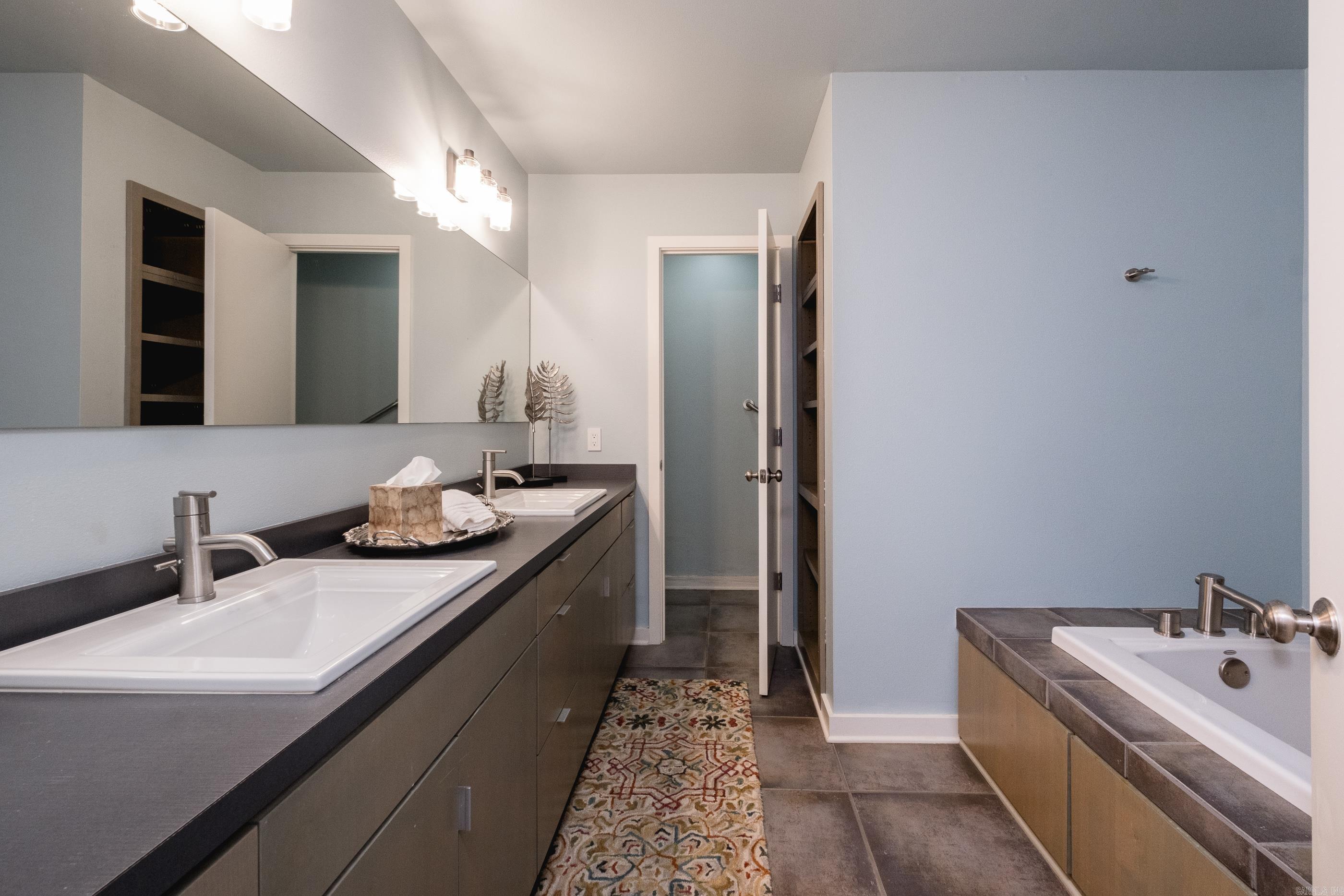 HOLLENBERG - Residential