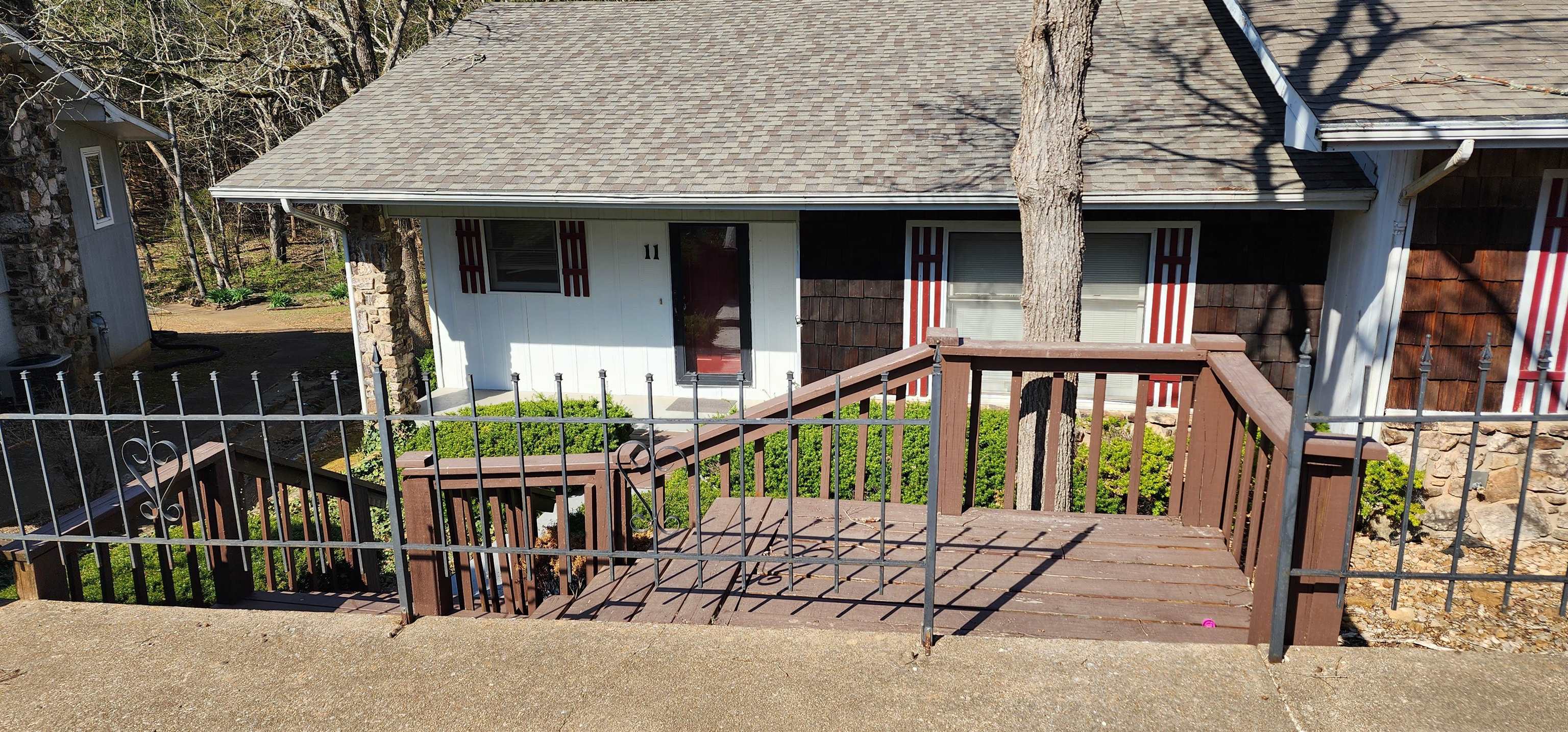 Townhouse 3rd - Residential Lease