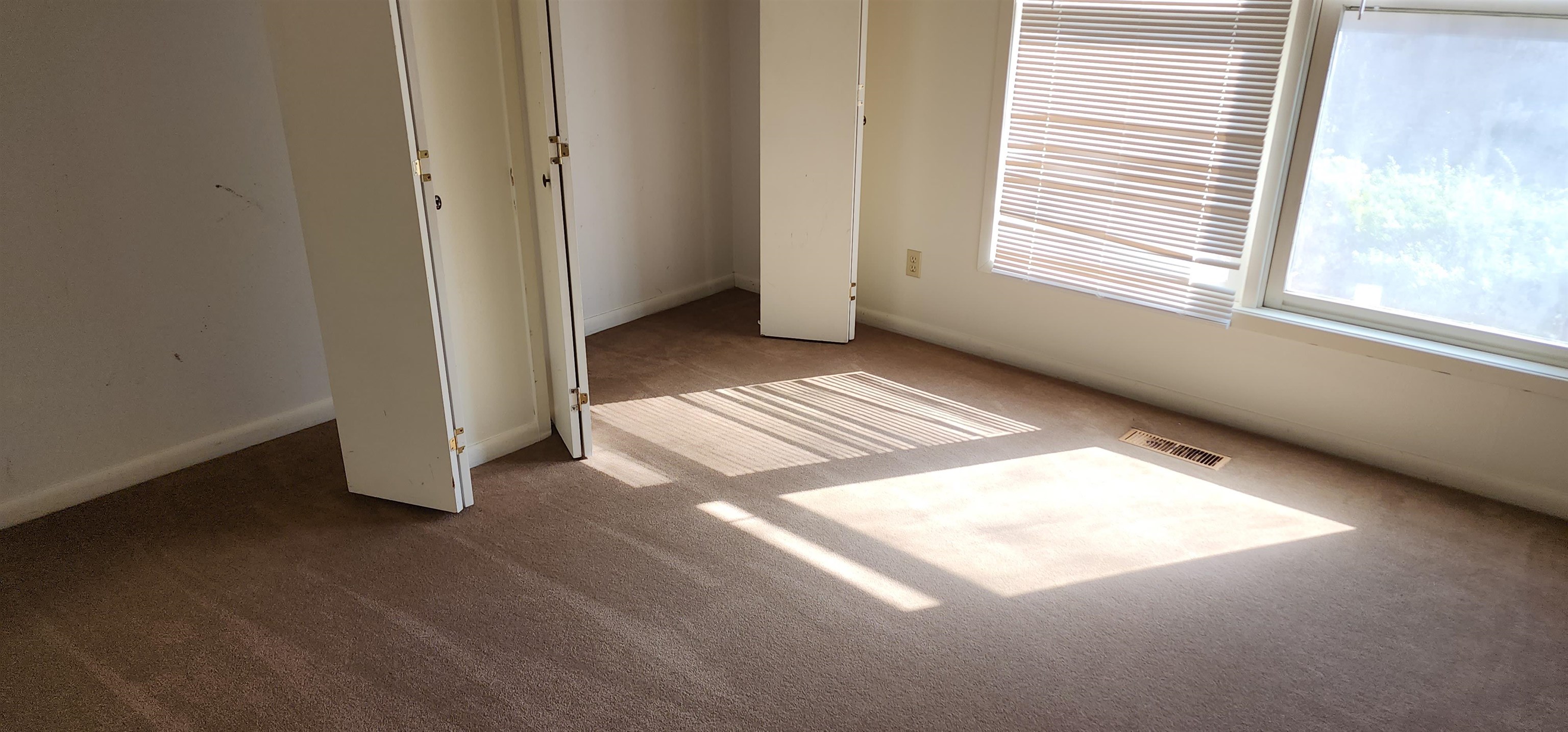 Townhouse 3rd - Residential Lease