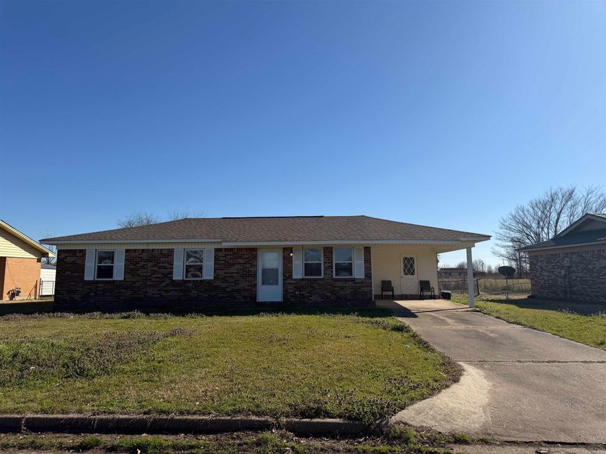 This home was remodled by an investor. It had a new roof, new AC unit, new paint and flooring.