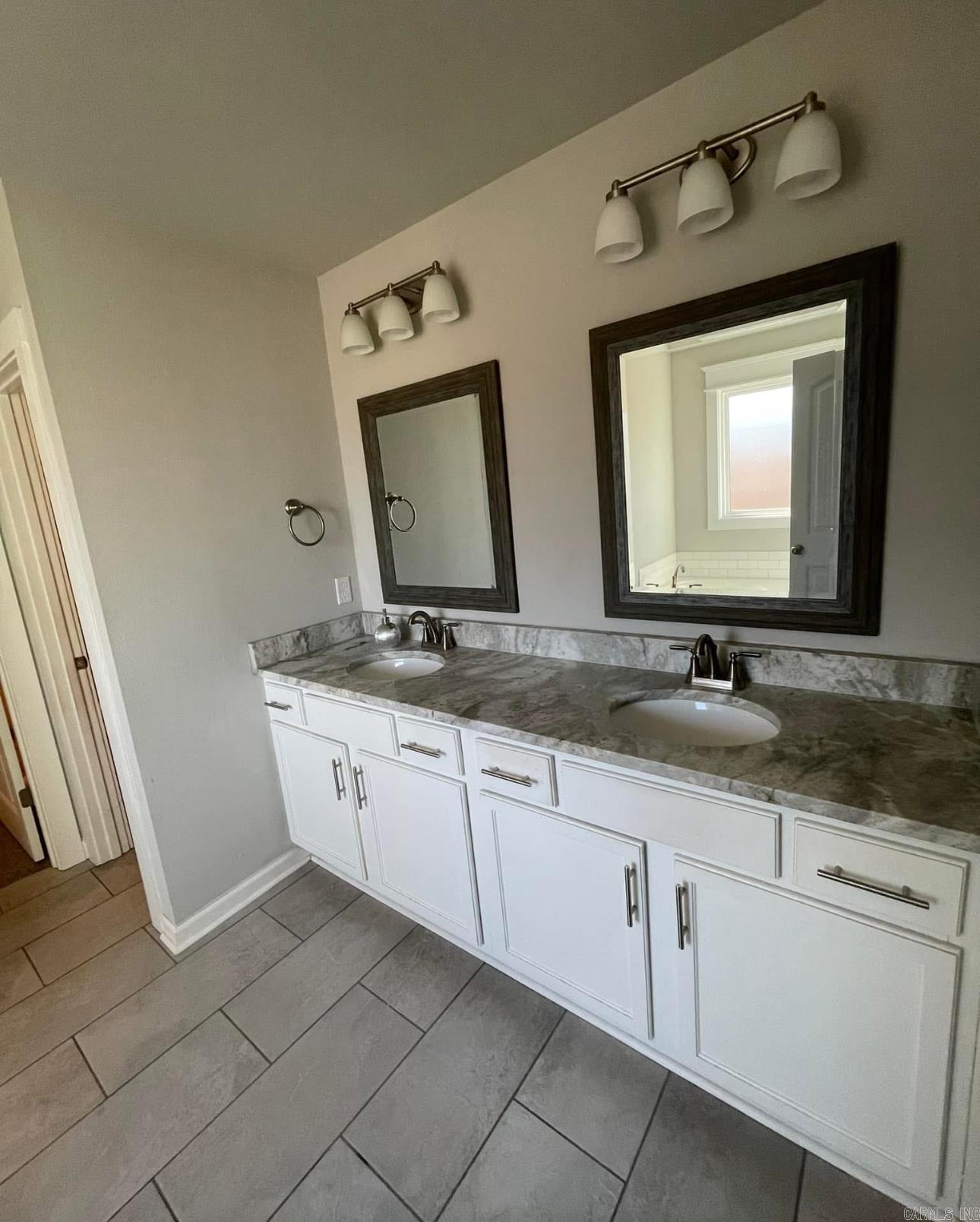 PLANTATION HILLS - Residential