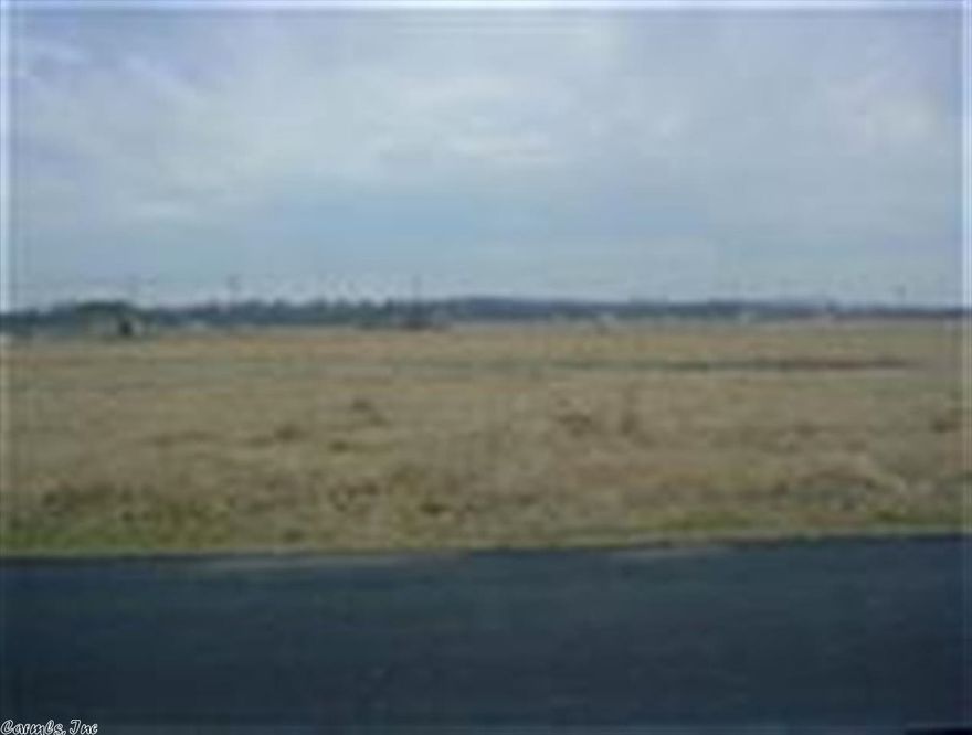 WOULD YOU LIKE TO ENJOY COUNTRY LIFE JUST MINUTES AWAY FROM THE CITY? COME SEE THIS BEAUTIFUL LOT IN ASHLEY DOWNS. A BEAUTIFUL GATED SUBDIVISON CENTERED AROUND HORSESHOE LAKE WITH A 30 ACRE GREEN SPACE DESIGNATED FOR HORSEBACK RIDING, BIKING AND HIKING TRAILS.