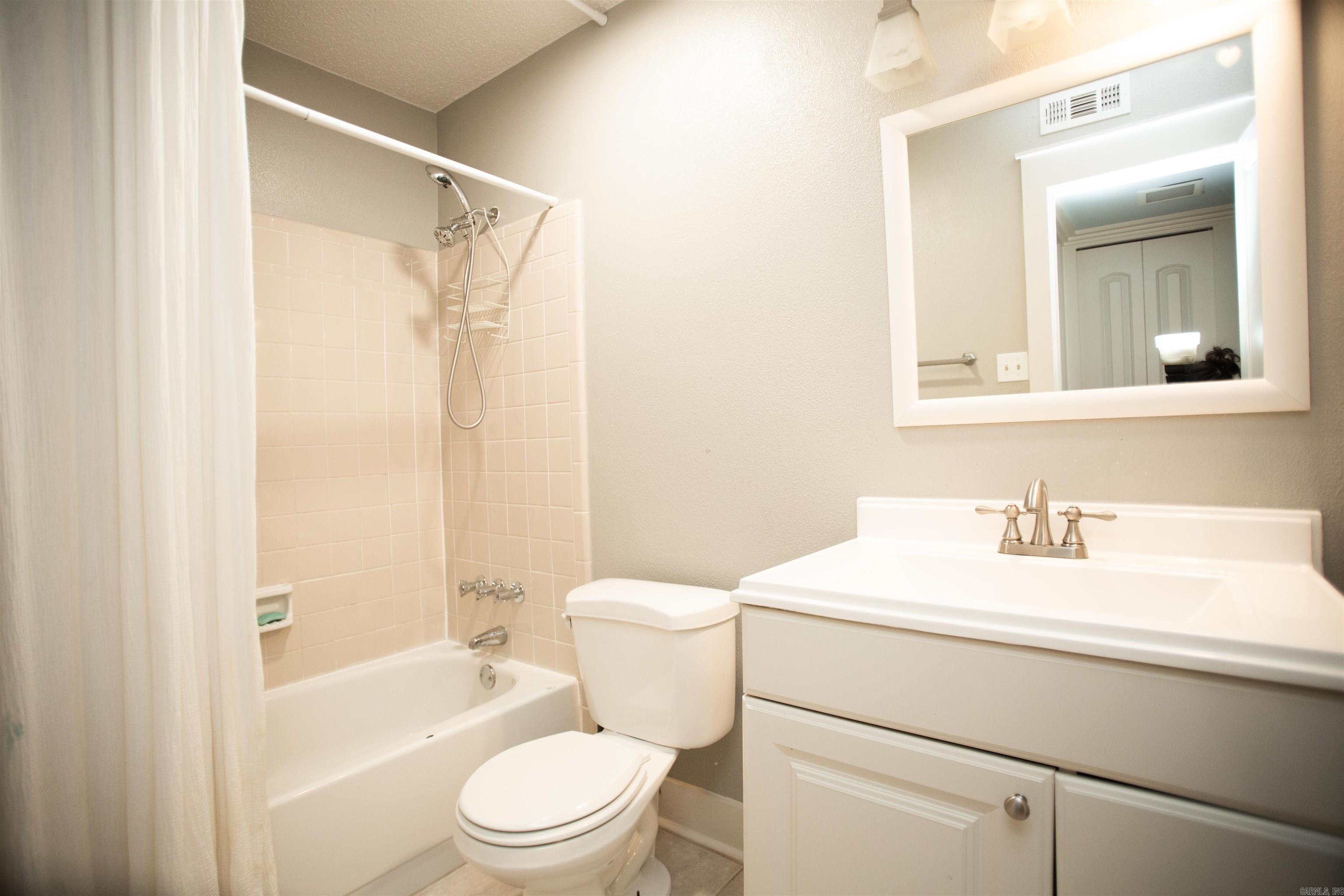 PARKWAY PLACE - Residential Lease