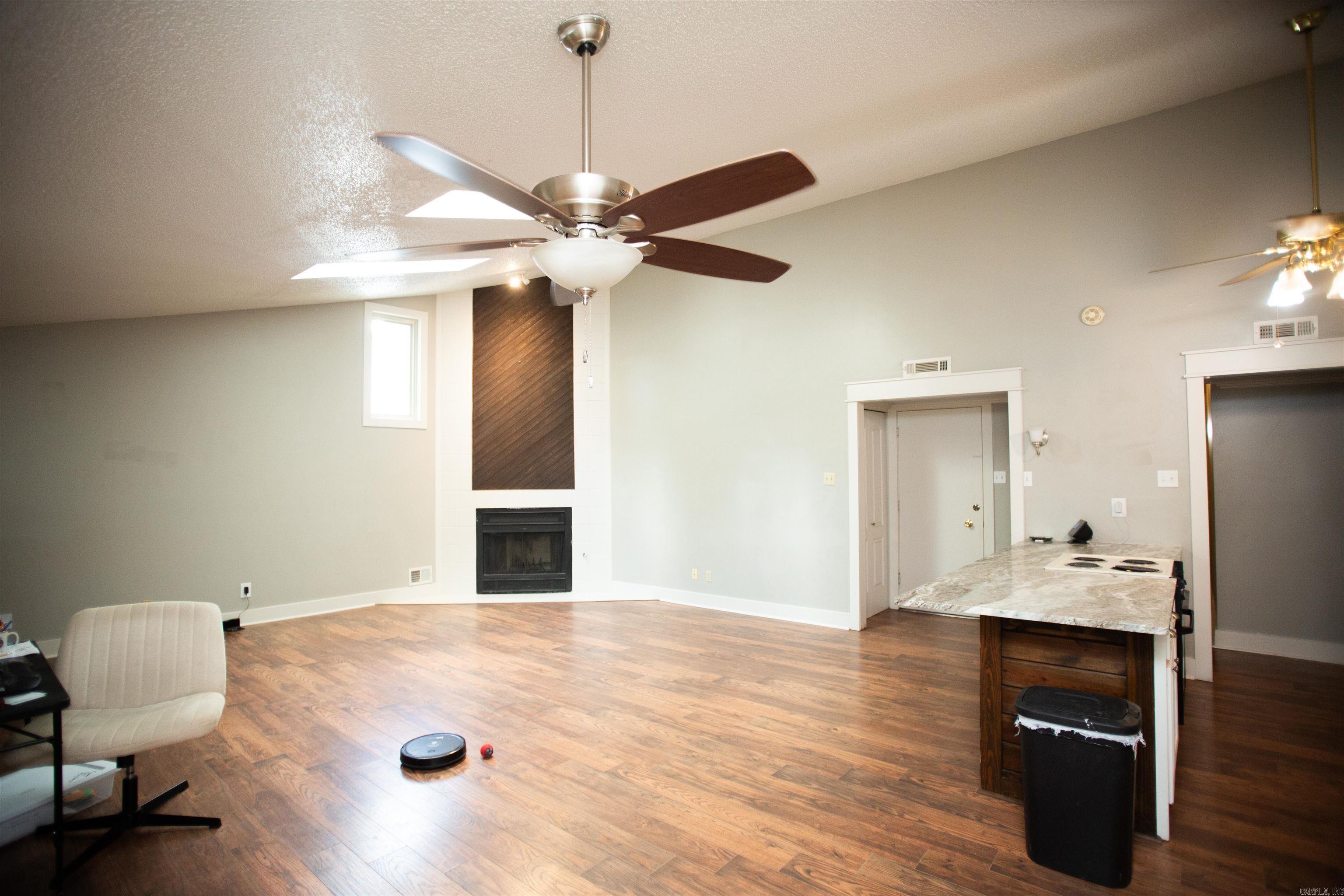 PARKWAY PLACE - Residential Lease