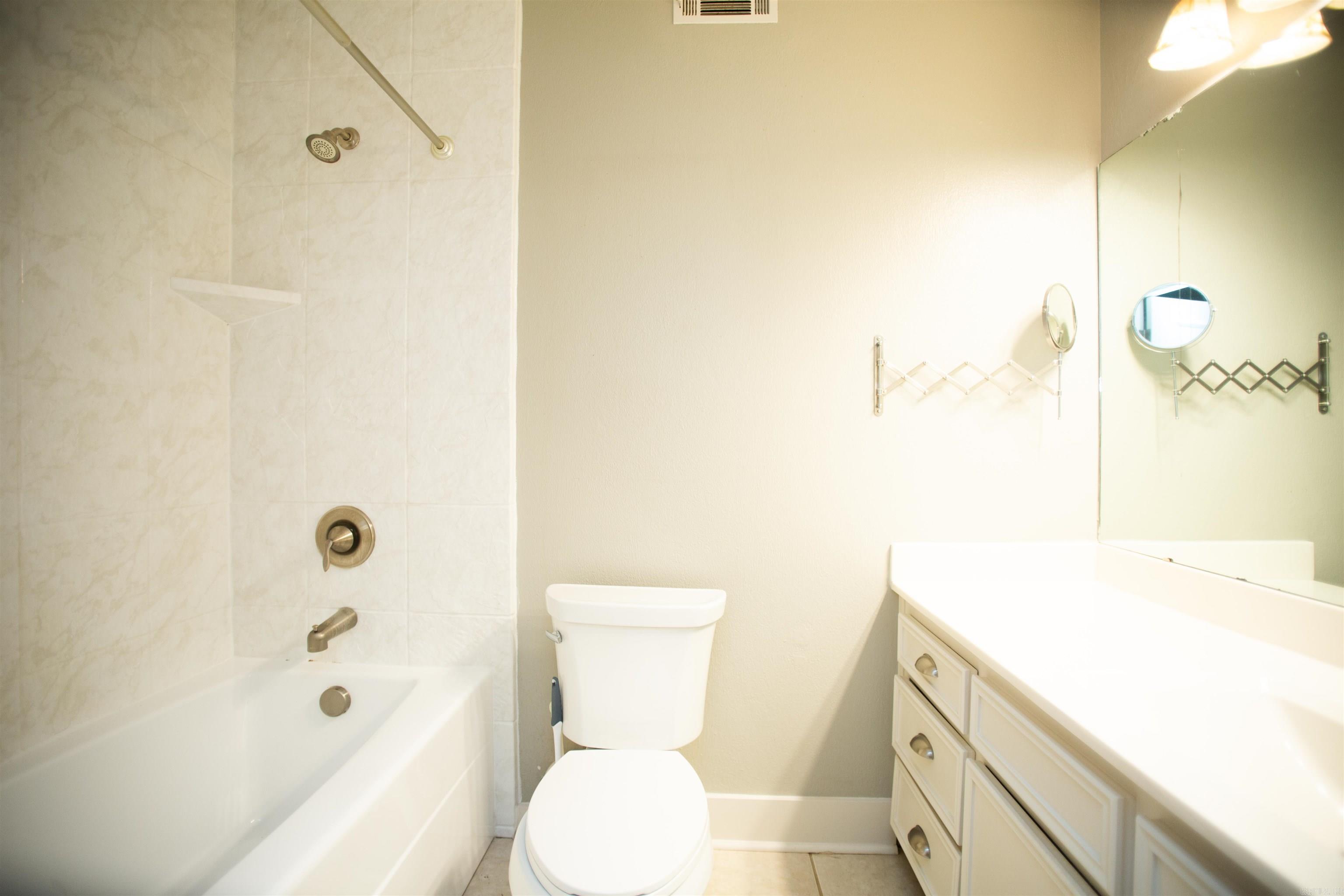 PARKWAY PLACE - Residential Lease