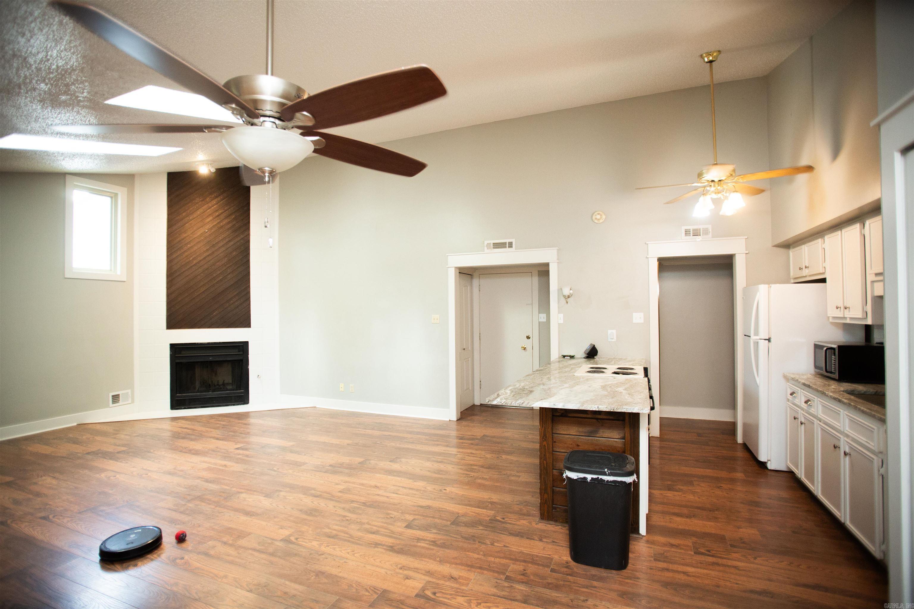 PARKWAY PLACE - Residential Lease