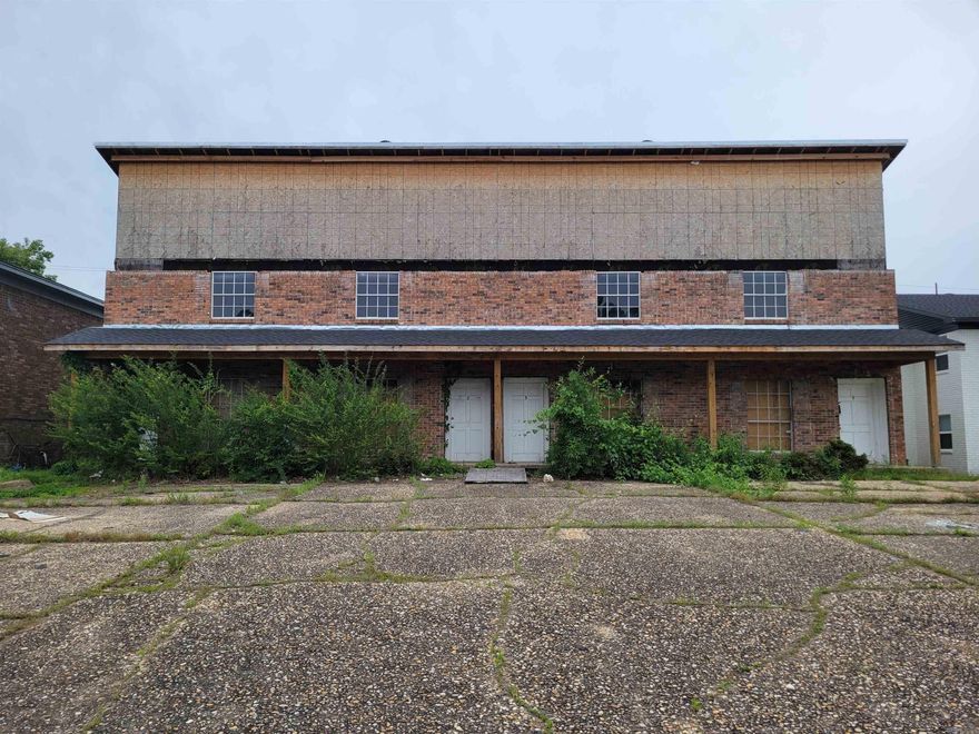 Investor special with serious upside! Welcome to 1806 Sanford Dr, a rare 4-unit multifamily opportunity that has already been gutted to the studs, offering a true blank canvas to design, build, and maximize returns. Major exterior expense already handled with a brand new roof, allowing you to focus your budget on interior finishes. Each of the four units features 2 bedrooms and 1.5 bathrooms with a functional two-story layout, including living space on the main level and all bedrooms upstairs for added privacy. The property also offers ample parking for approximately 8–10 vehicles, making it convenient for tenants and guests. Ideally located with easy access to major roads, shopping, dining, schools, parks, and local employment hubs, this property sits in an area with strong rental demand. With projected rents of approximately $1,300 per unit, the property has the potential to generate $5,200 per month or $62,400 annually once completed, making it an excellent candidate for a BRRRR strategy, long-term hold, or value-add investment. A clean slate with strong income potential—bring your vision and contractor to unlock the full value of this opportunity. END BUYERS ONLY! See remarks.