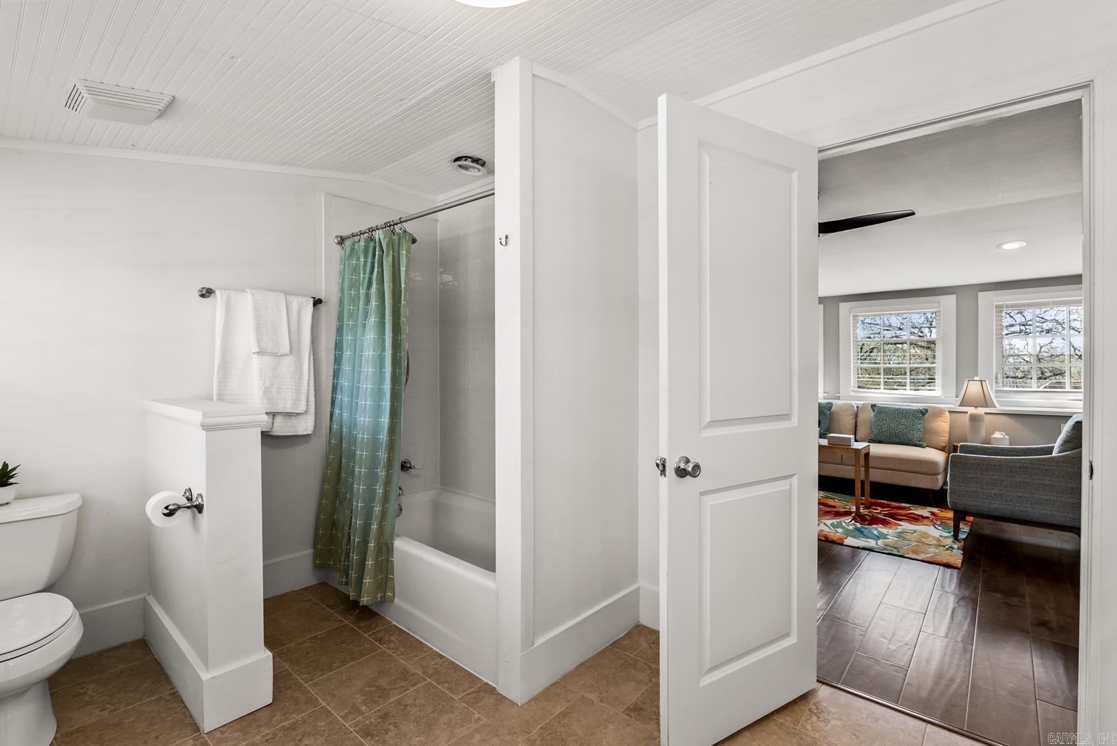 PULASKI HEIGHTS - Residential