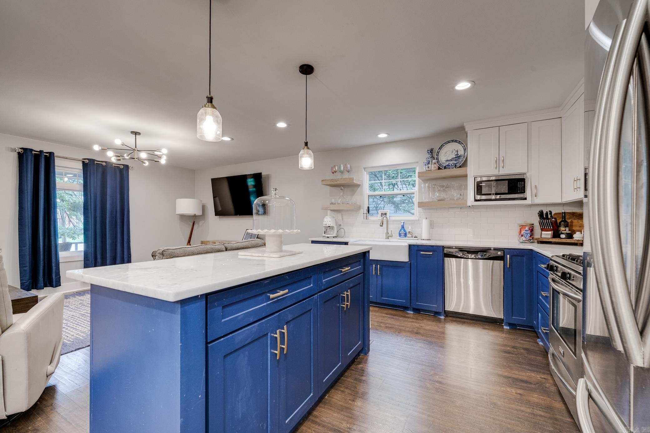 PLEASANT VIEW - Residential