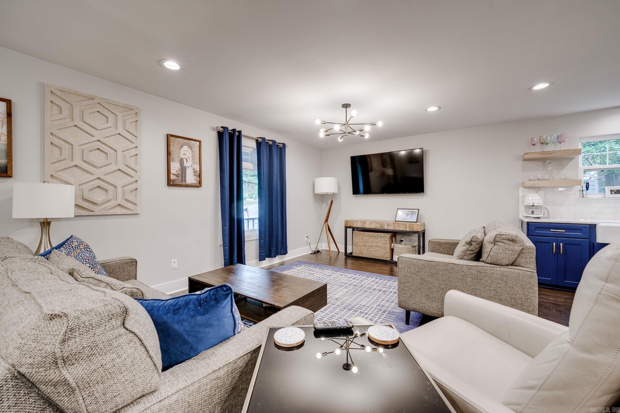 PLEASANT VIEW - Residential
