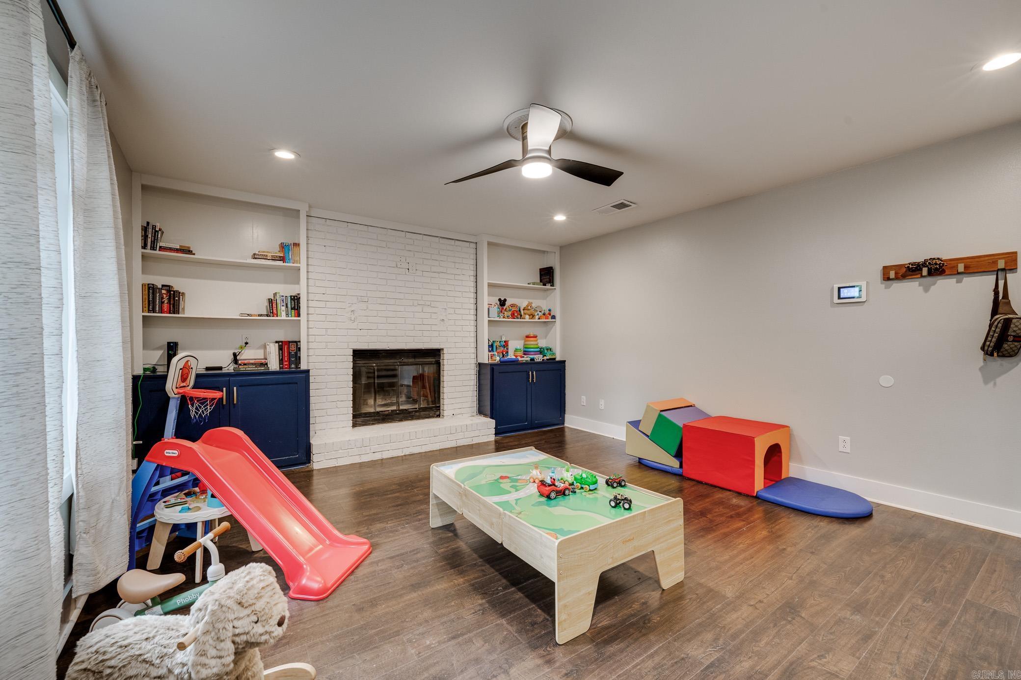 PLEASANT VIEW - Residential