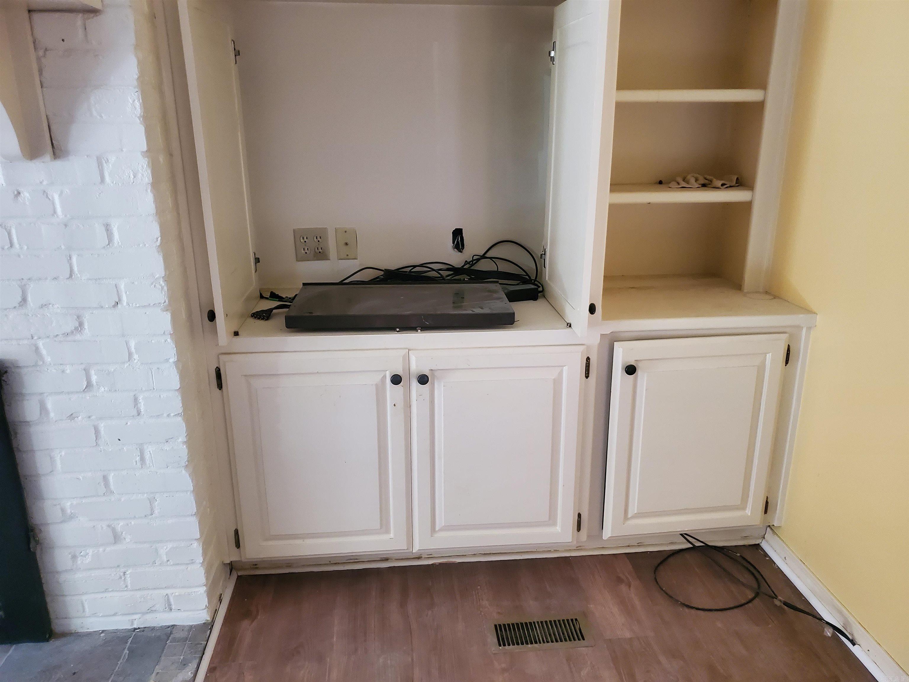 WATERS EDGE - Residential