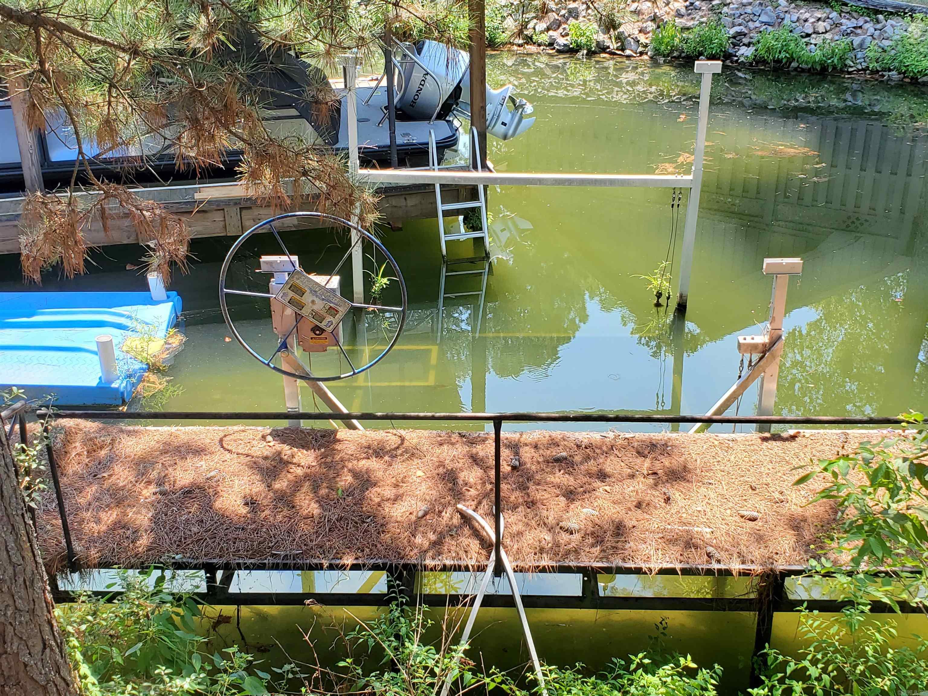 WATERS EDGE - Residential