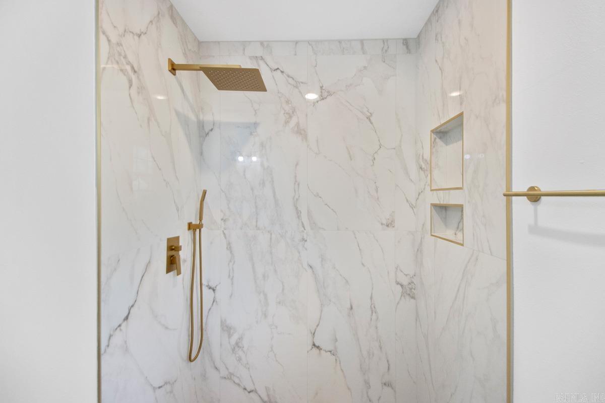 OAK GLEN - Residential