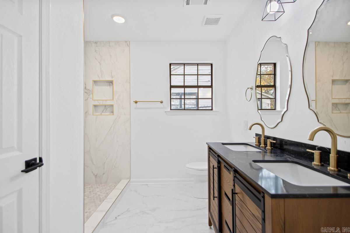 OAK GLEN - Residential