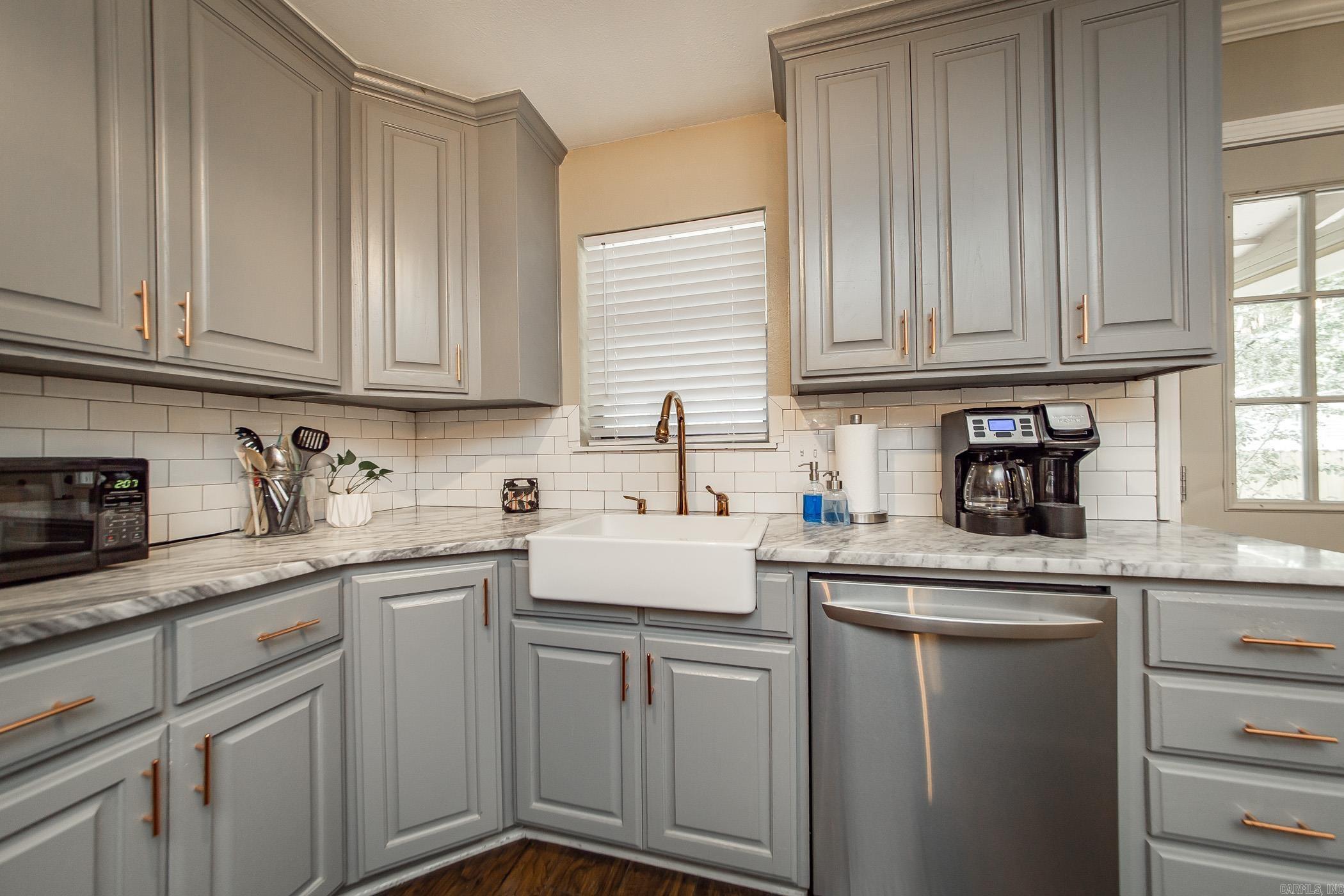 GREEN HILLS - Residential