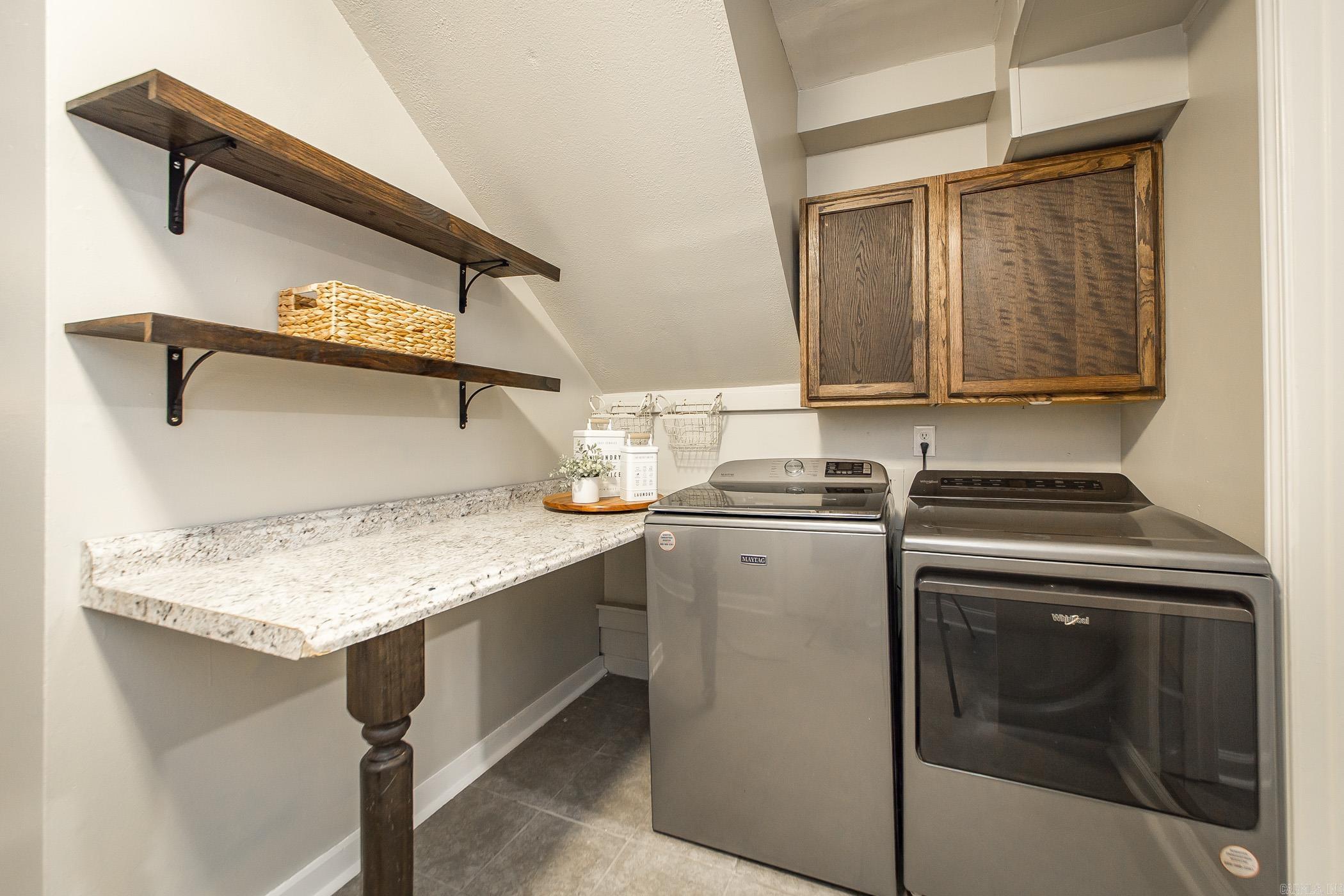 GREEN HILLS - Residential