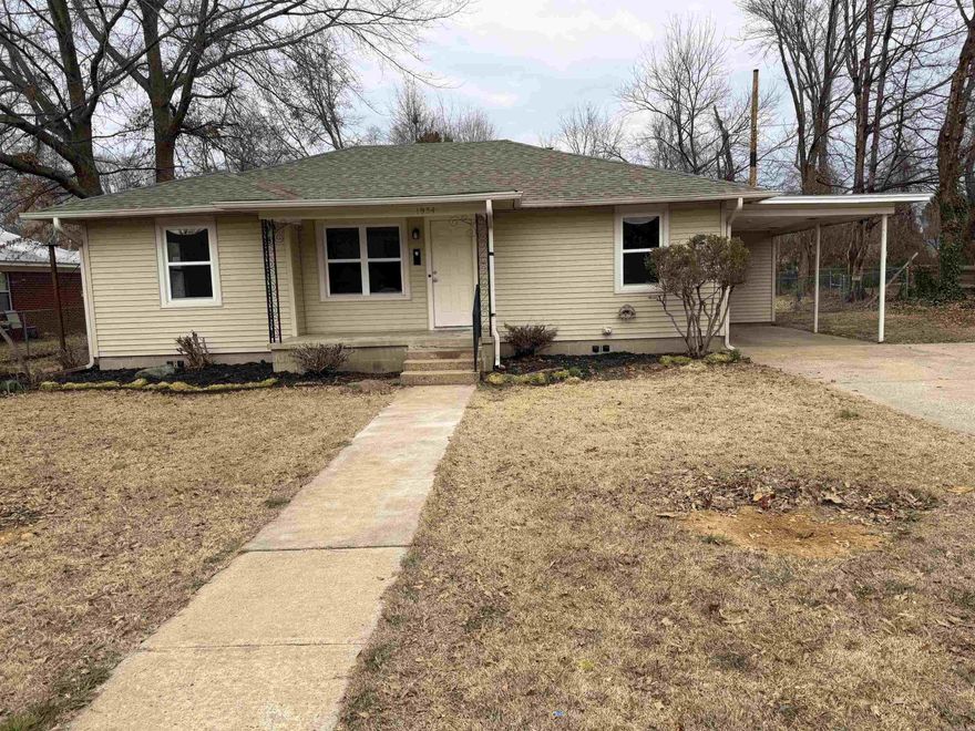 Great starter home or investment.... LVP floors and newer appliances, large lot, storage shed with lots of shelves in front of the carport.1-2 year old roof, Windows 2-5 years old, walk in shower, granite counter, new dishwasher and range. Agents see remarks regarding showing.