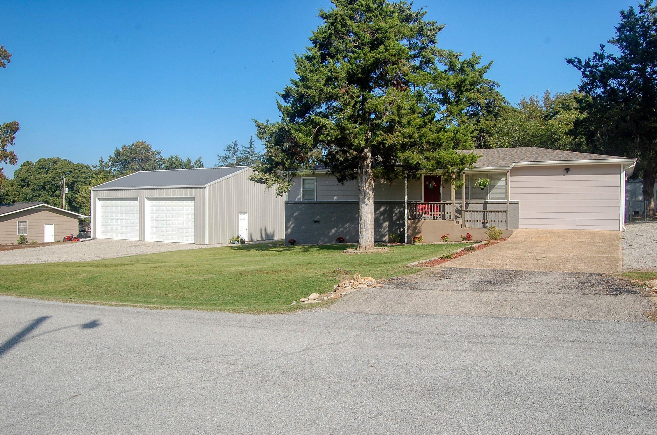 BREEZE HILLS - Residential