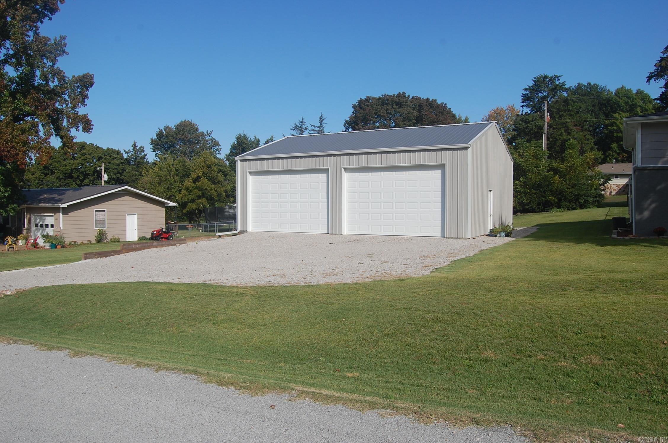 BREEZE HILLS - Residential